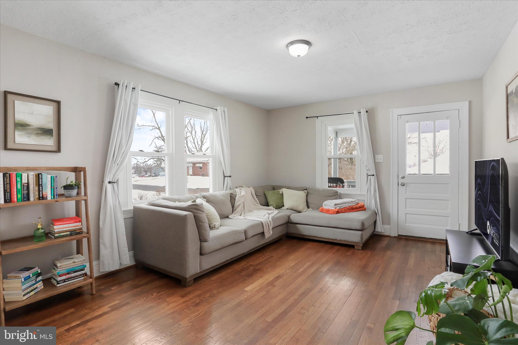 HILLCREST - Residential