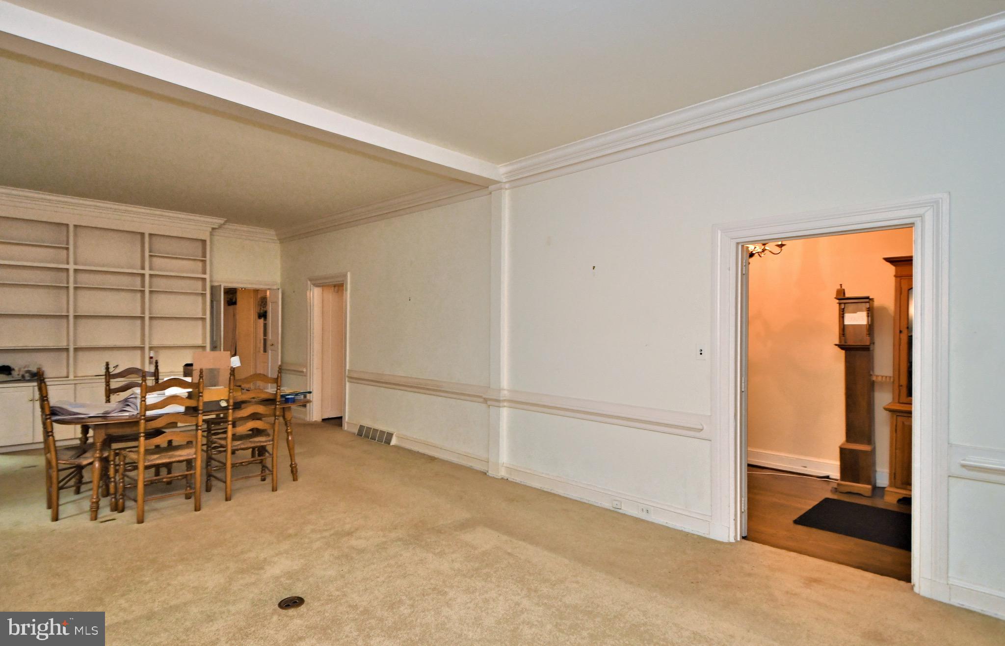 CHESTNUT HILL - Residential