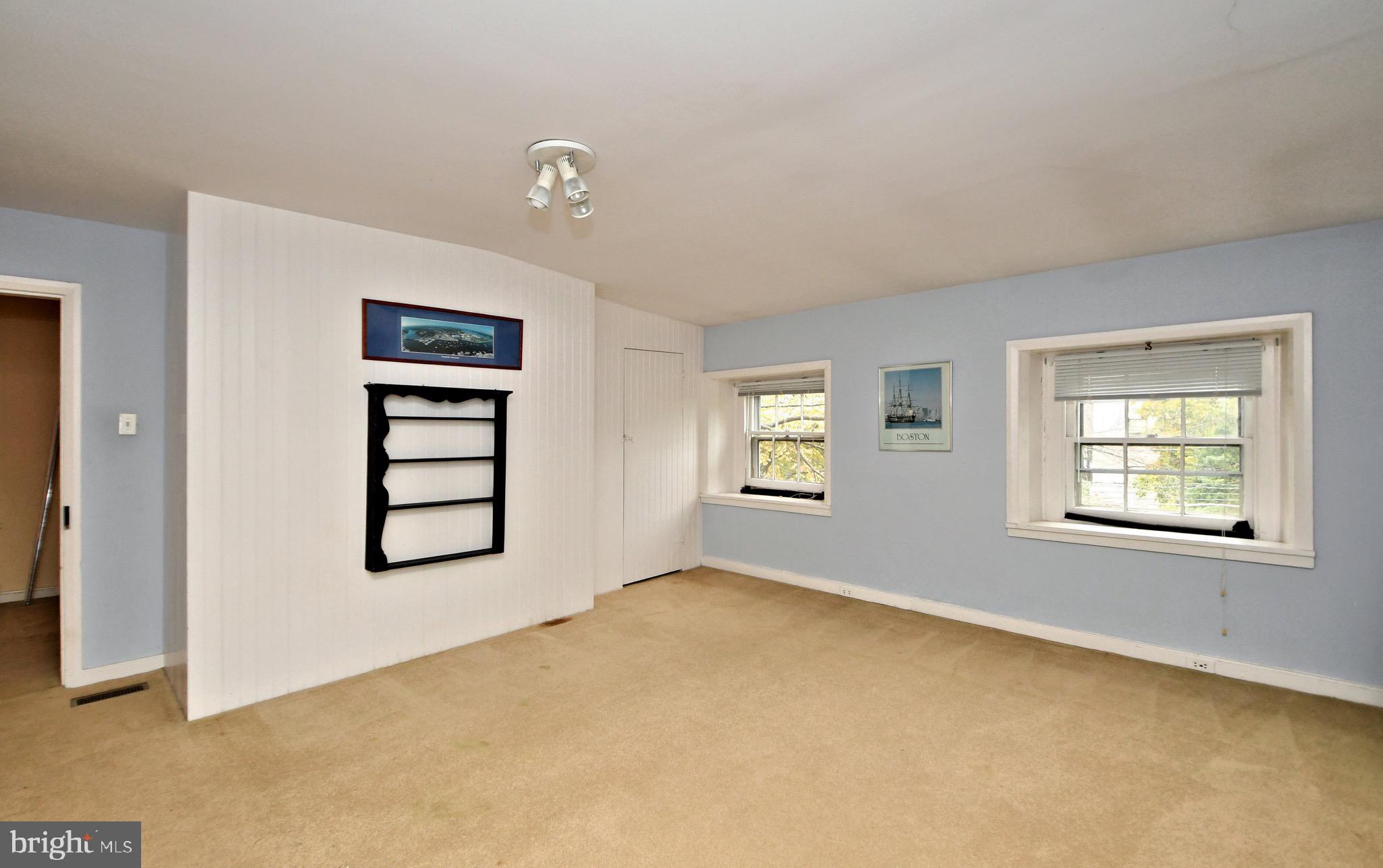 CHESTNUT HILL - Residential