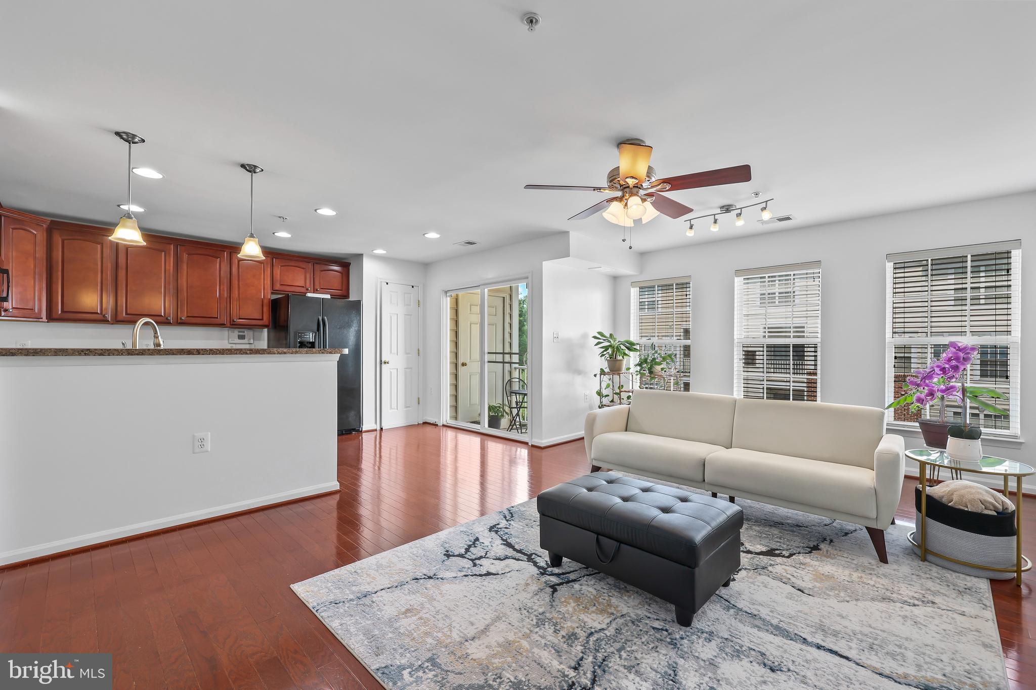 MARKET CENTER CONDOMINIUM - Residential