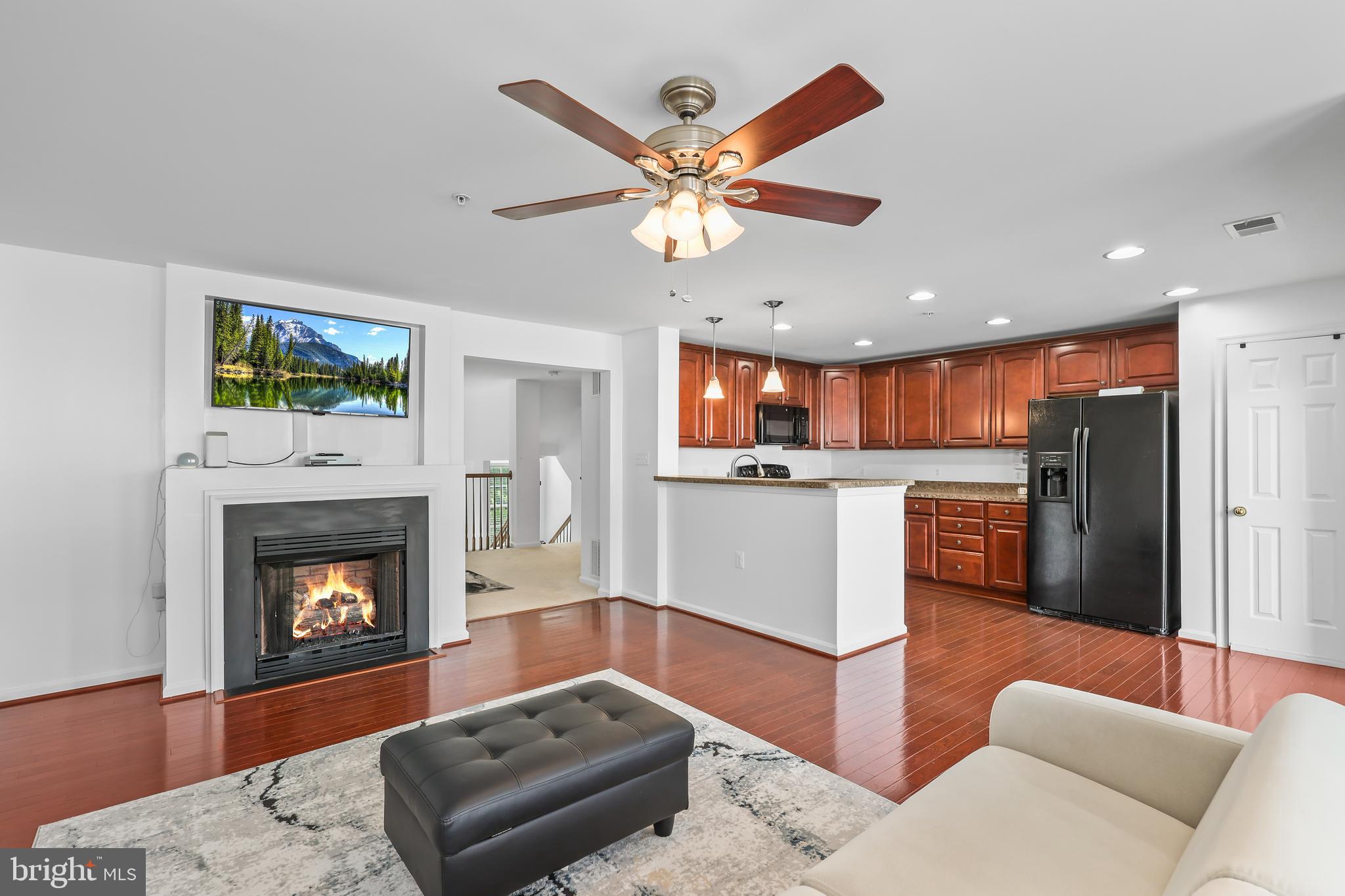 MARKET CENTER CONDOMINIUM - Residential