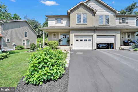 Photo of 121 Eagle Drive, EPHRATA, PA 17522 (MLS # PALA2075496)