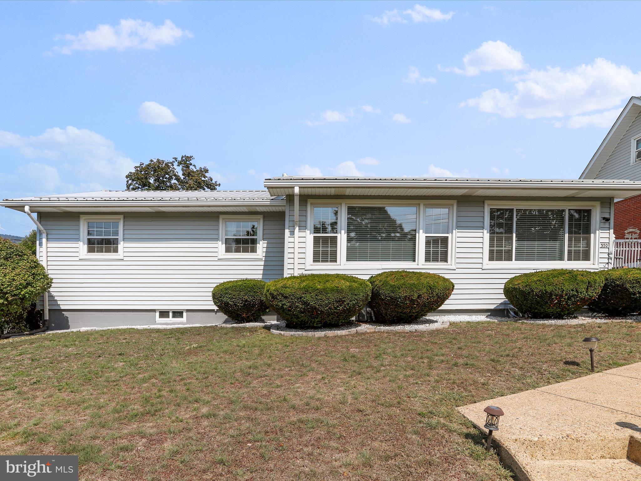 HAWTHORNE HEIGHTS - Residential