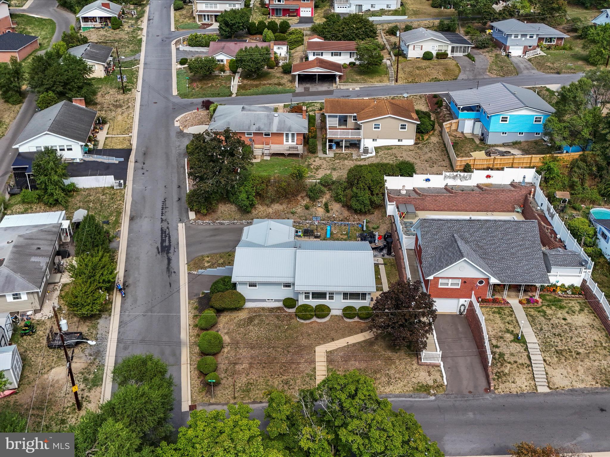 HAWTHORNE HEIGHTS - Residential