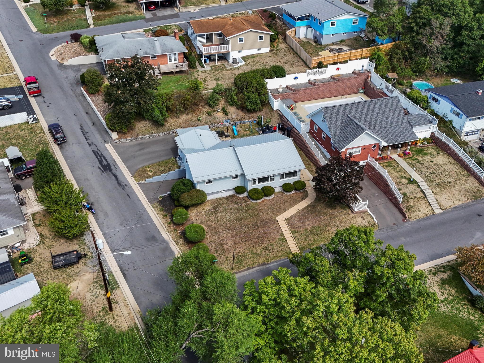 HAWTHORNE HEIGHTS - Residential