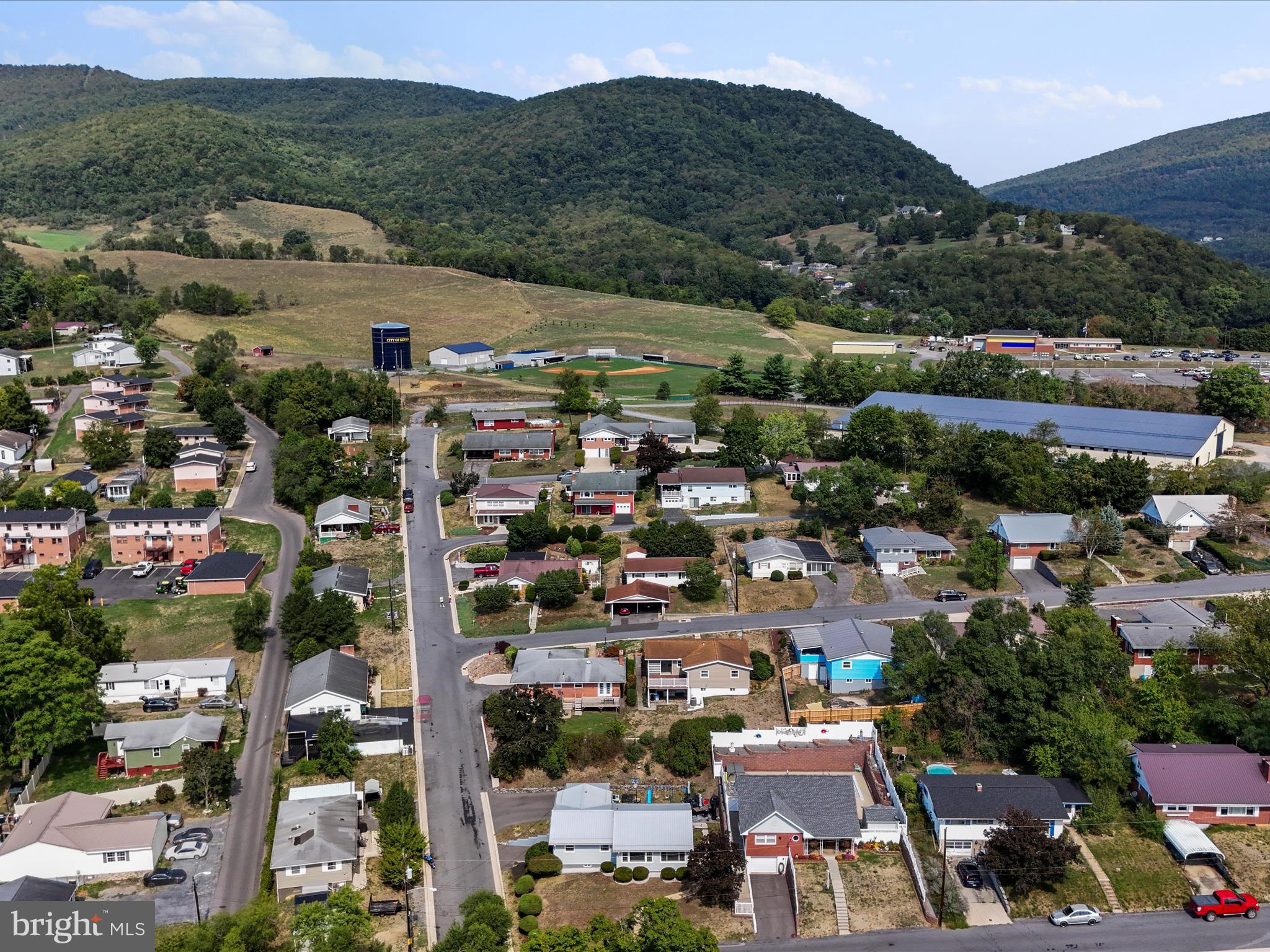 HAWTHORNE HEIGHTS - Residential