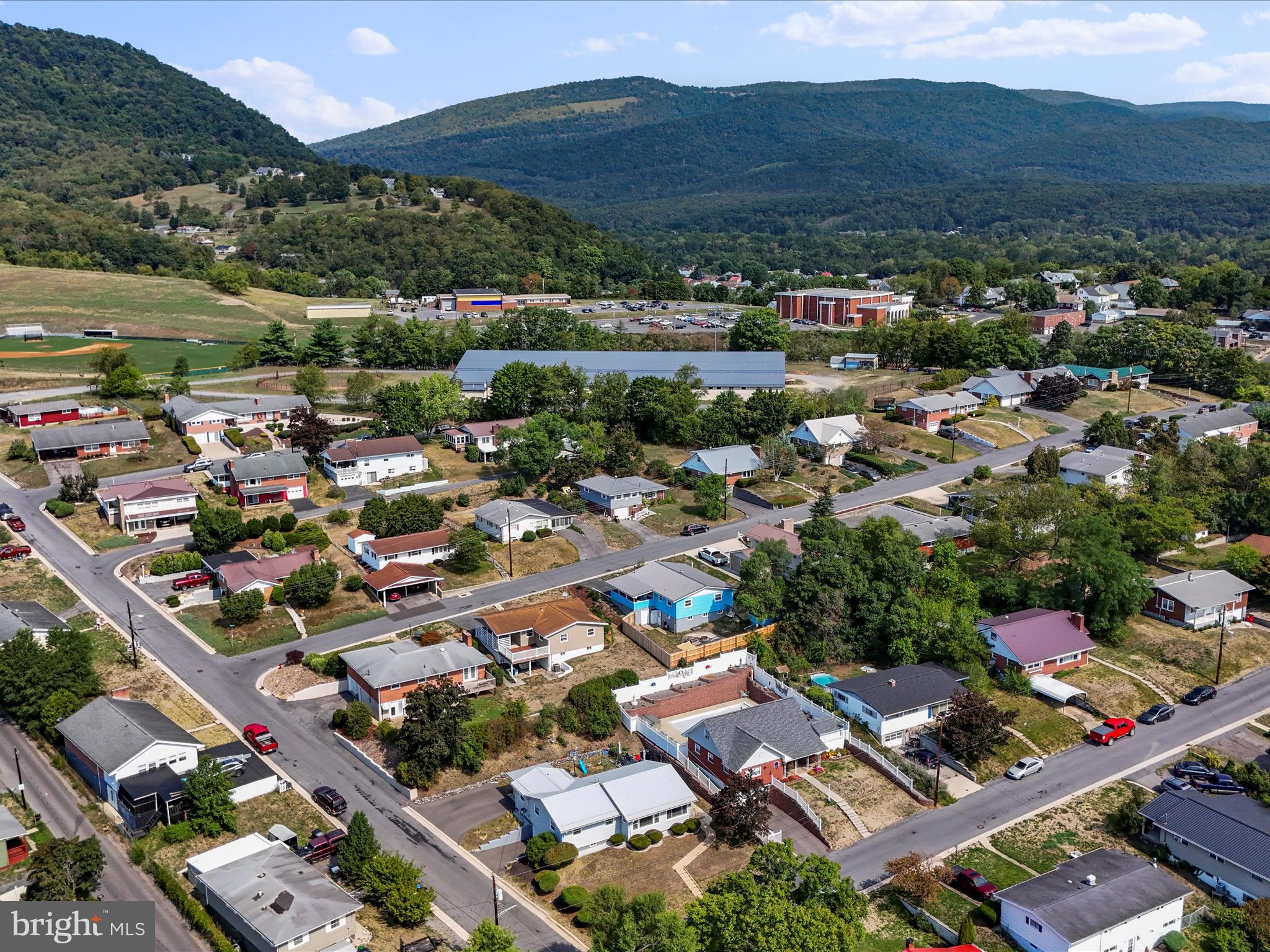 HAWTHORNE HEIGHTS - Residential