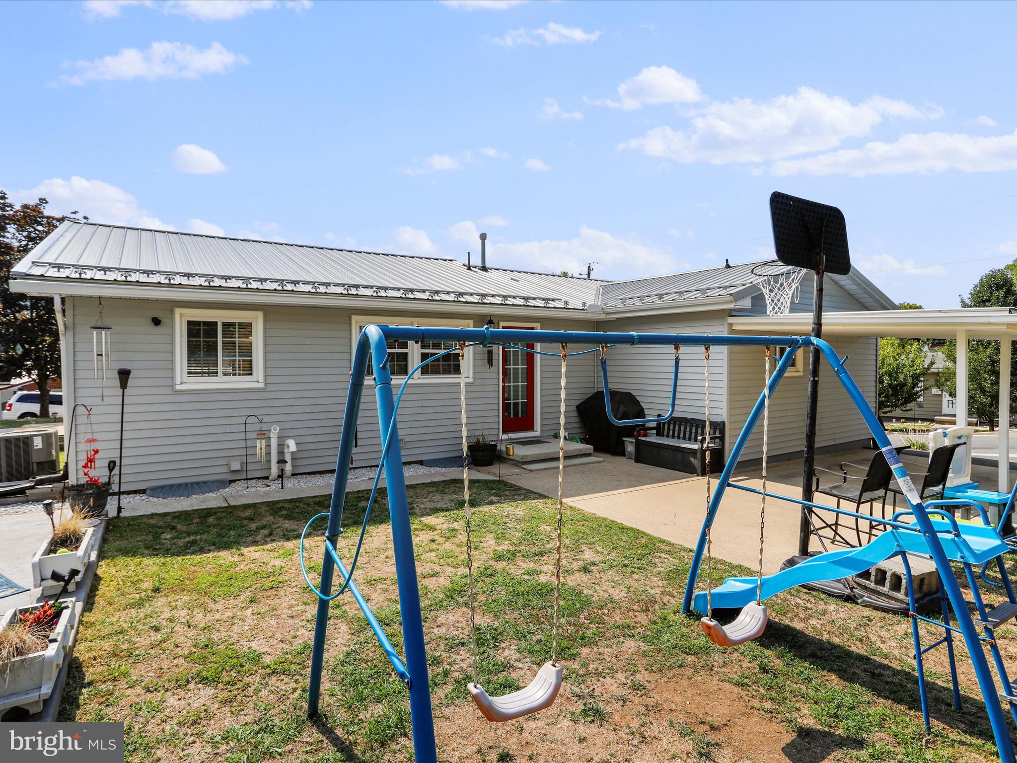 HAWTHORNE HEIGHTS - Residential