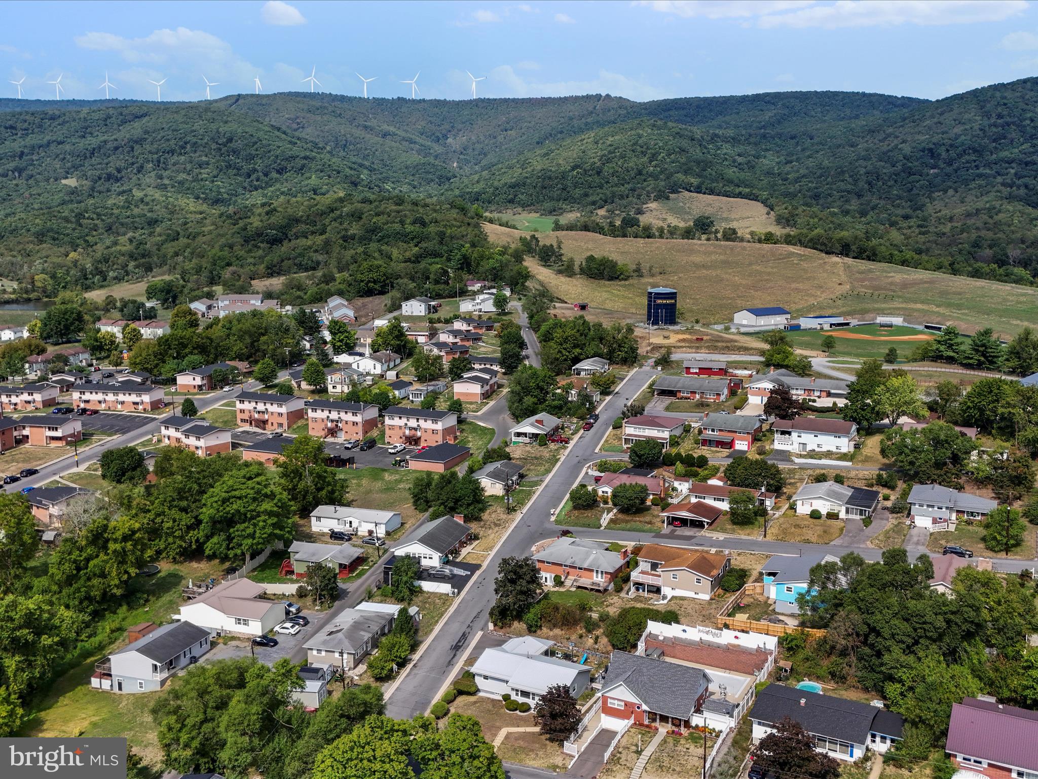 HAWTHORNE HEIGHTS - Residential
