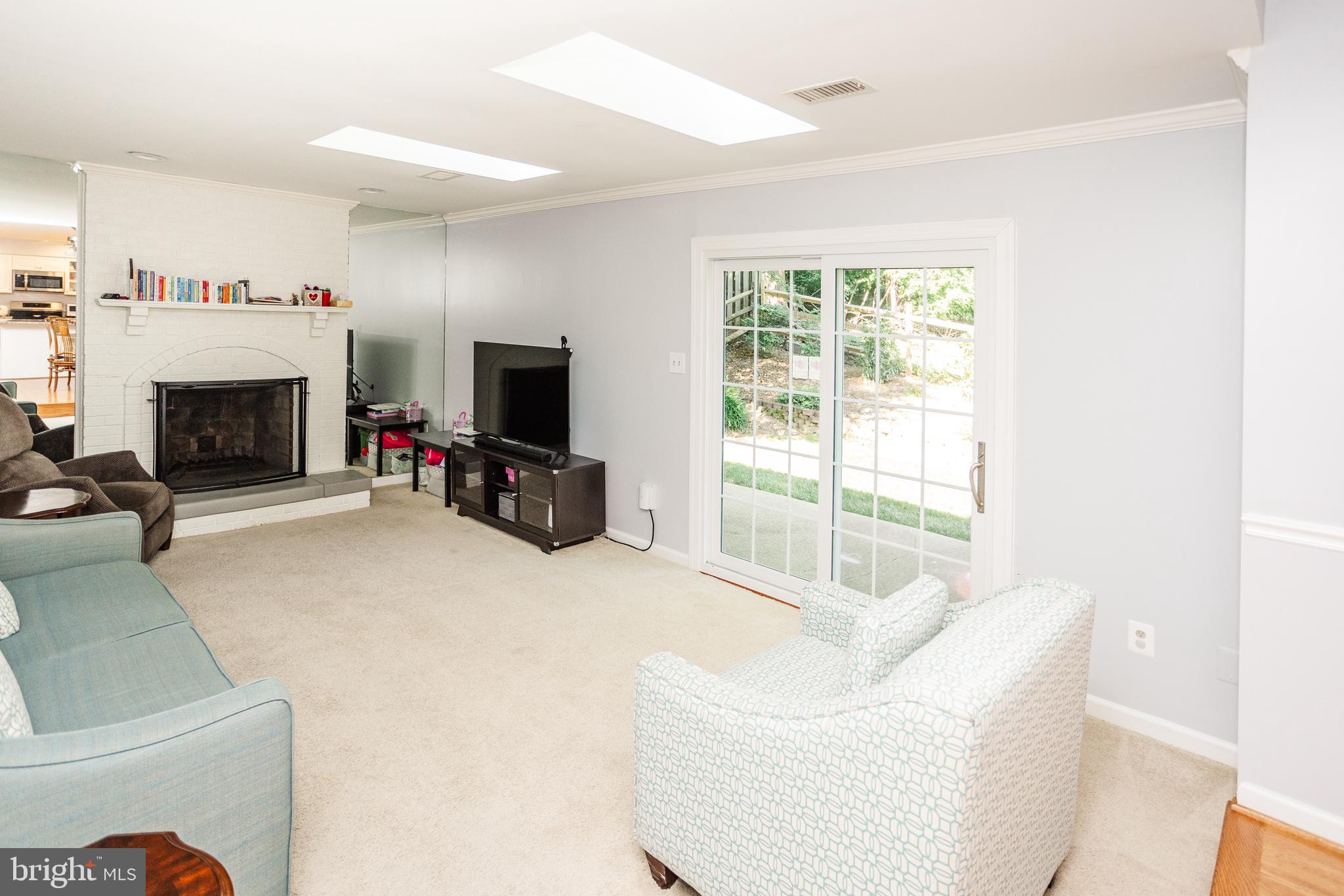SILENTREE OF TYSONS - Residential Lease