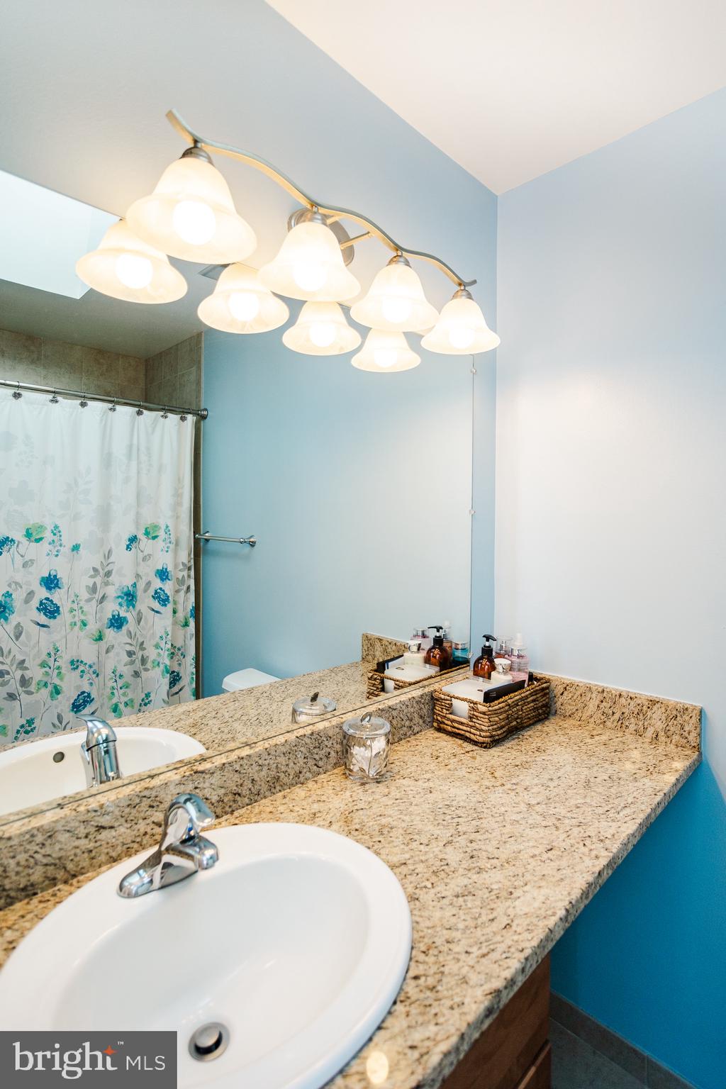 SILENTREE OF TYSONS - Residential Lease