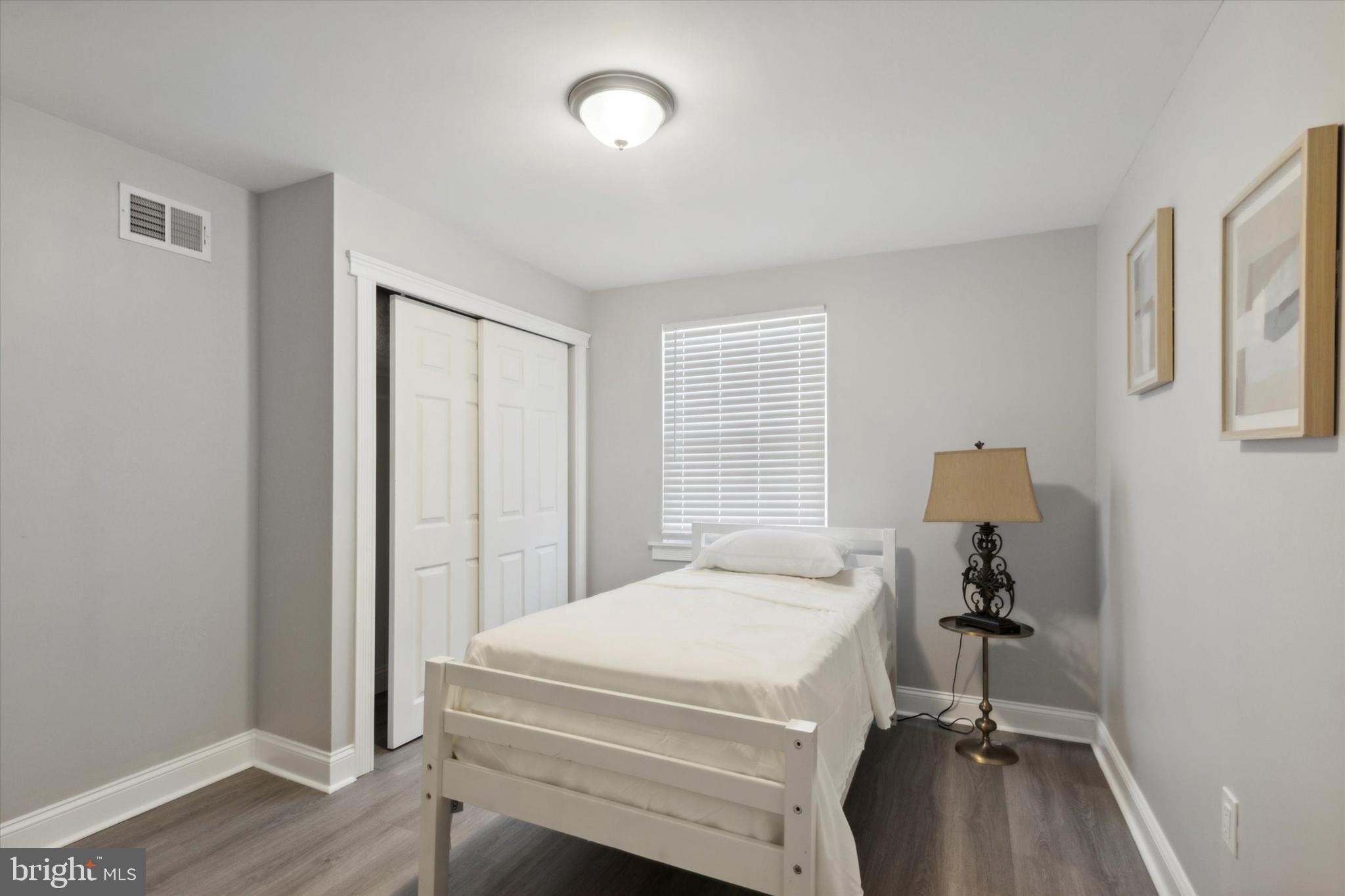 BRIDESBURG - Residential