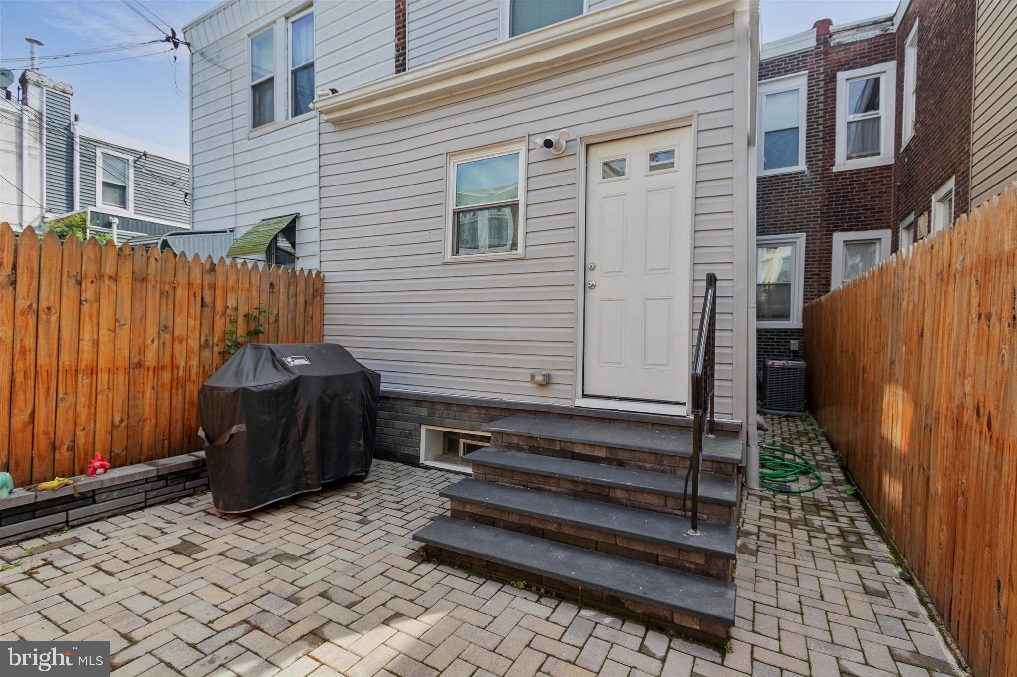 BRIDESBURG - Residential