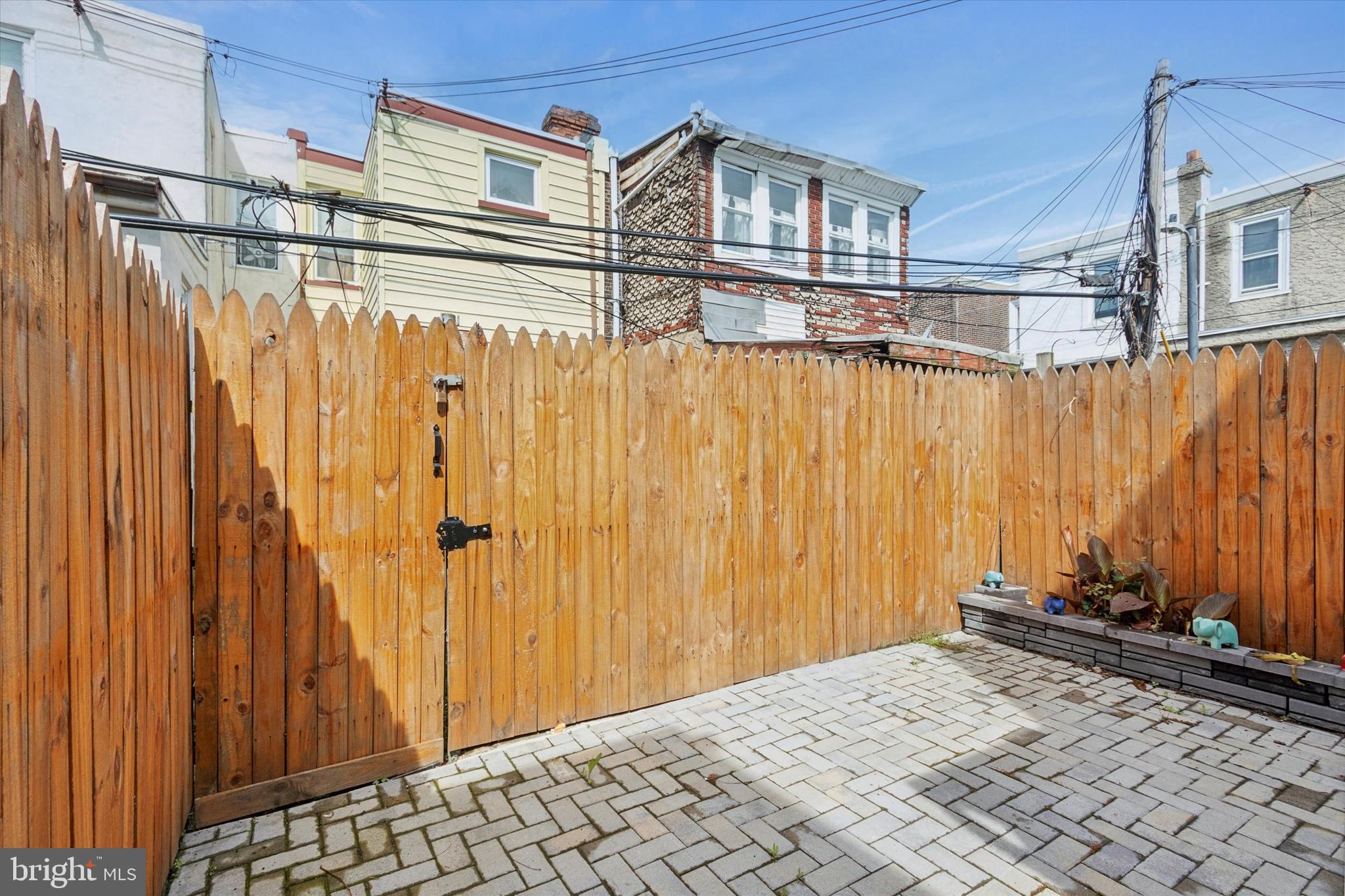 BRIDESBURG - Residential