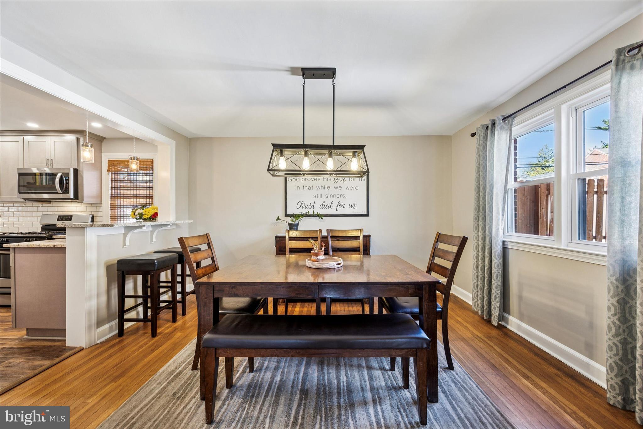 GLADSTONE MANOR - Residential