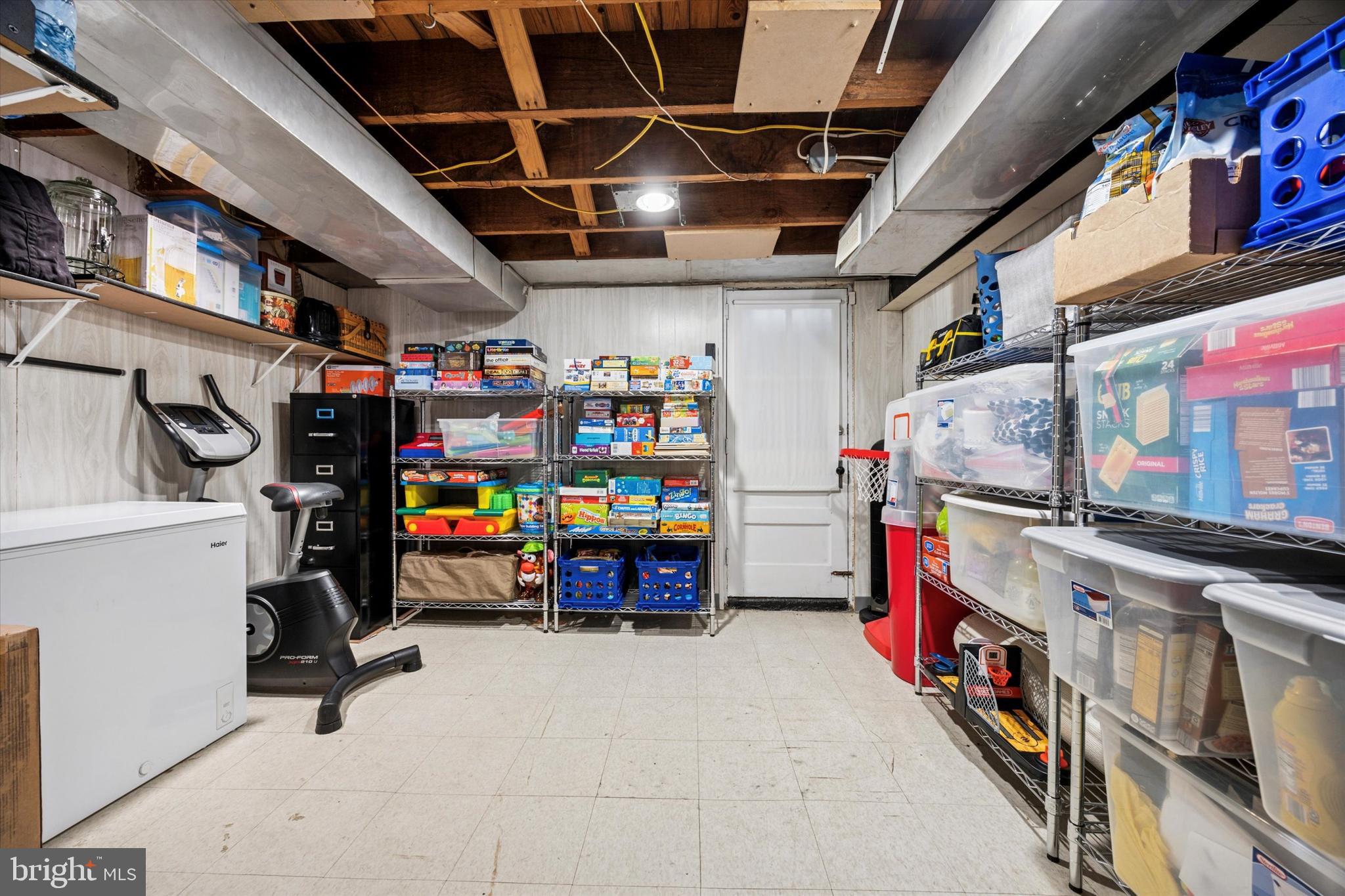 GLADSTONE MANOR - Residential