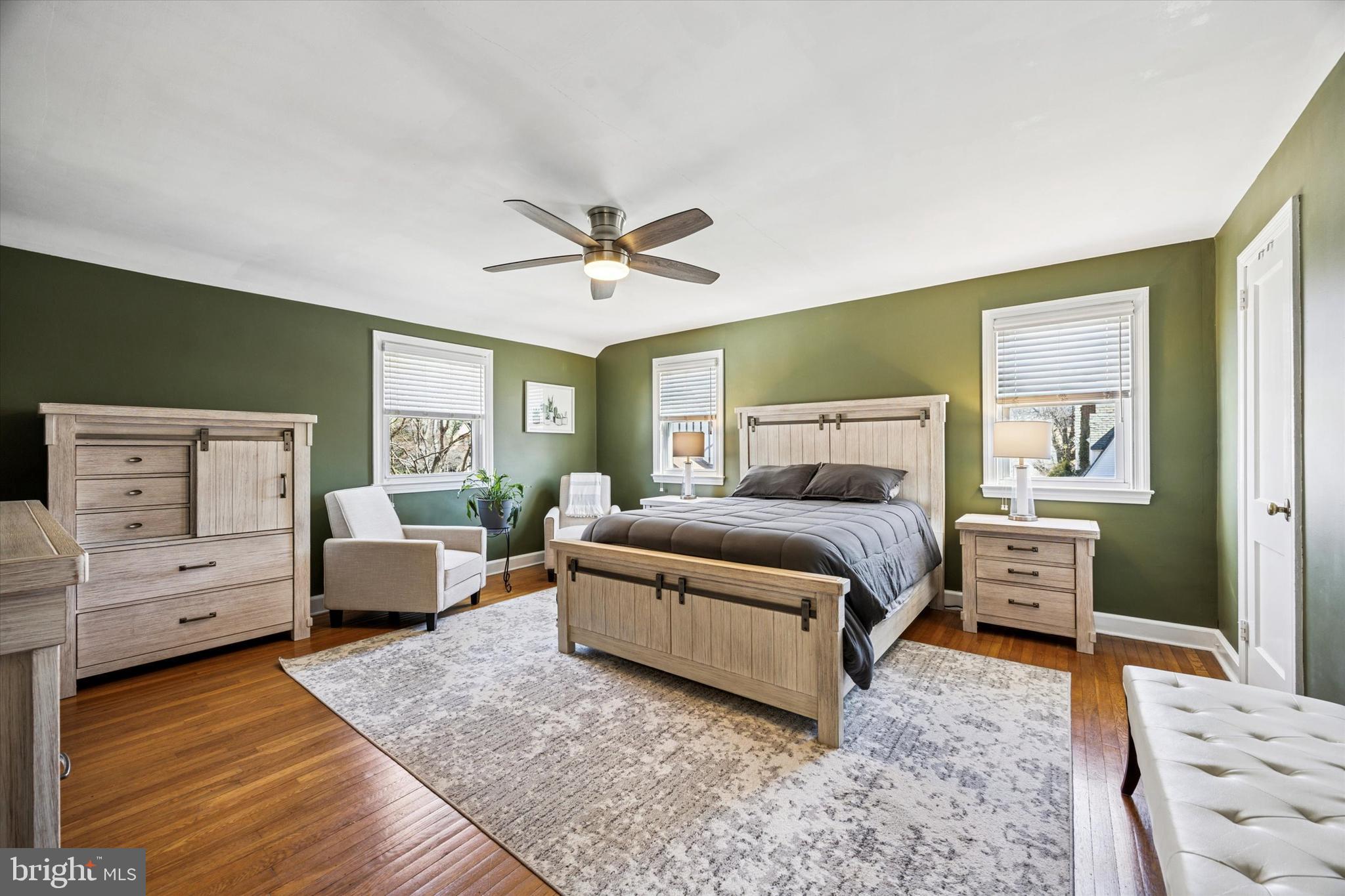 GLADSTONE MANOR - Residential