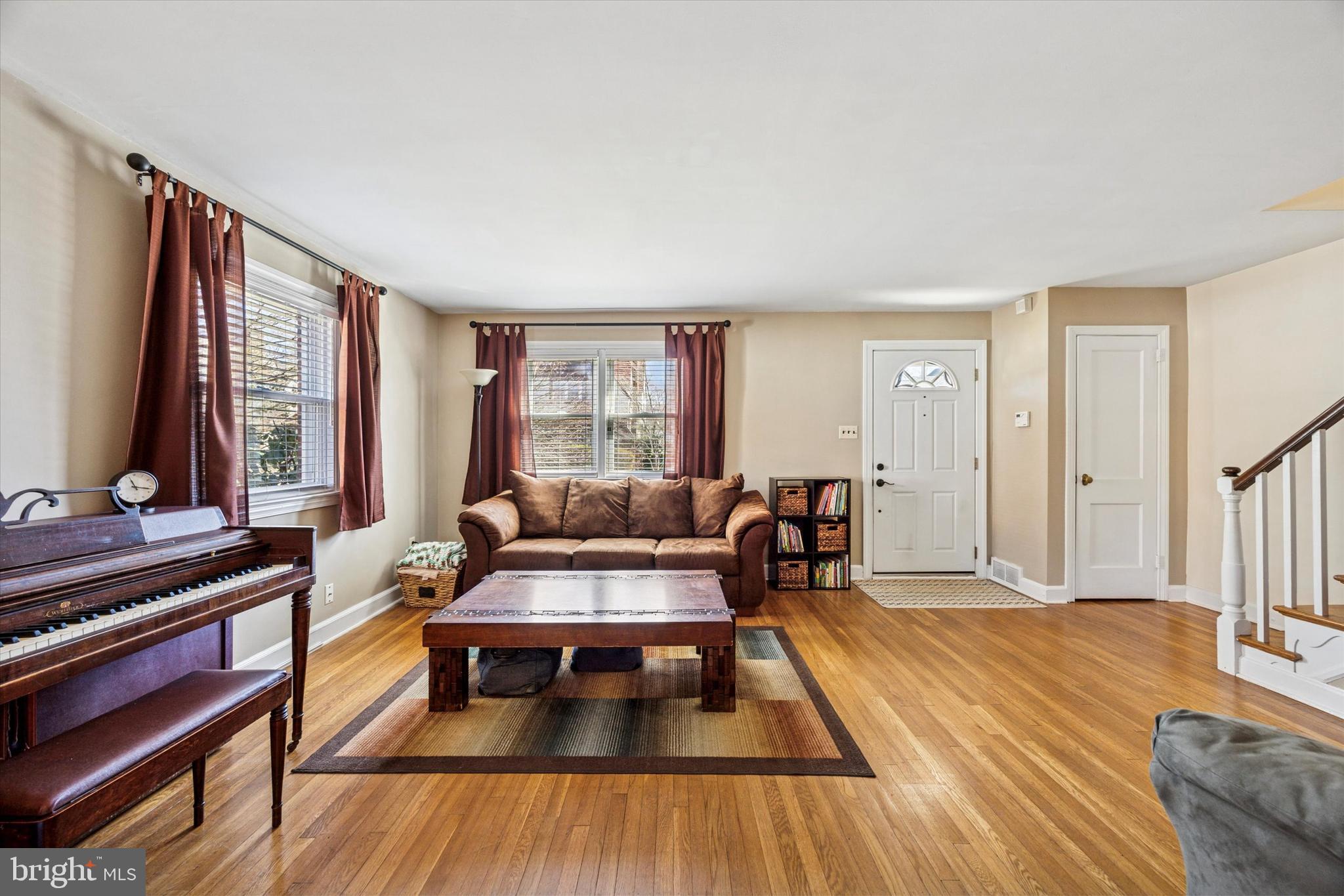 GLADSTONE MANOR - Residential