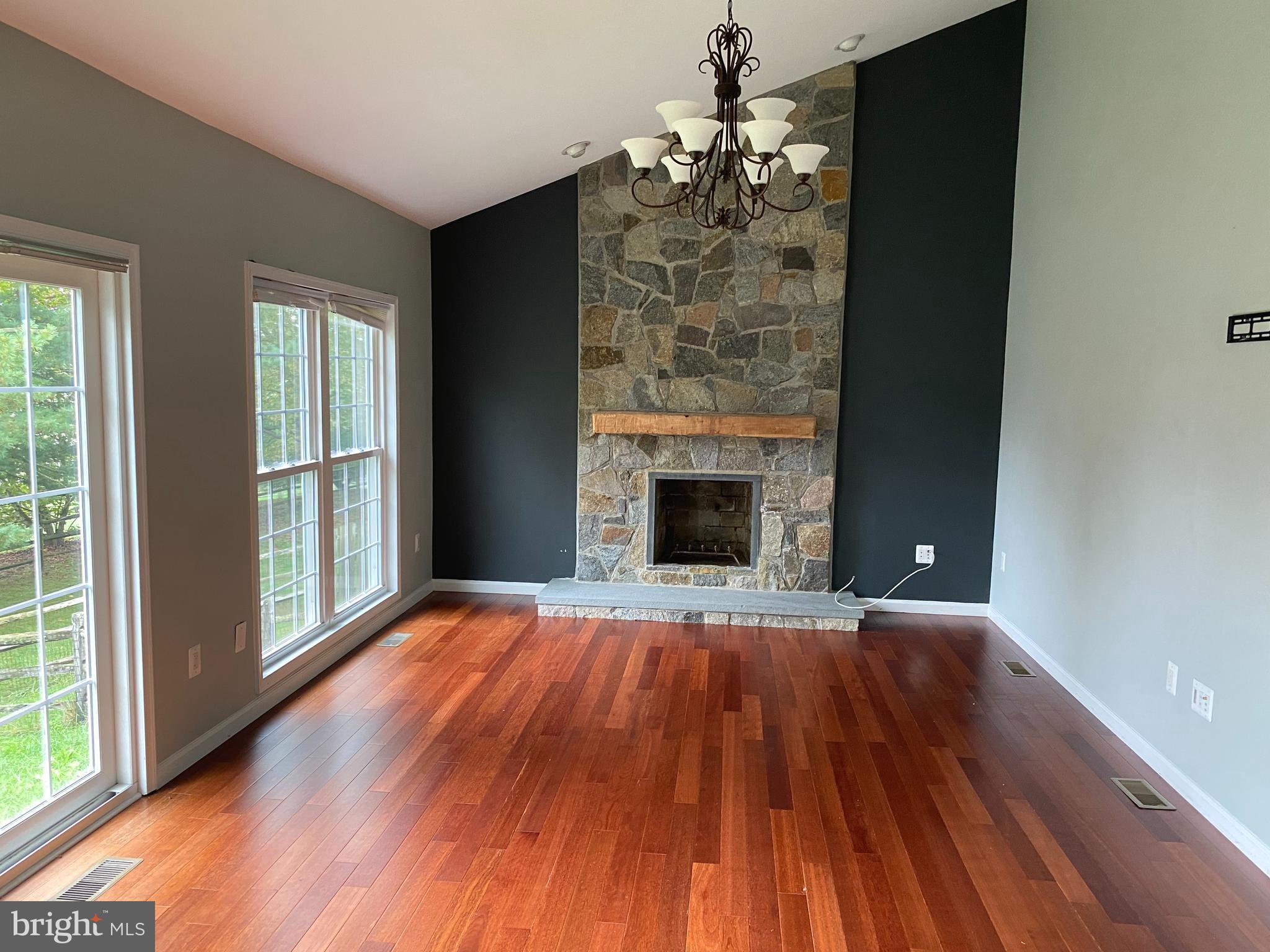 ROSEWOOD MANOR - Residential Lease