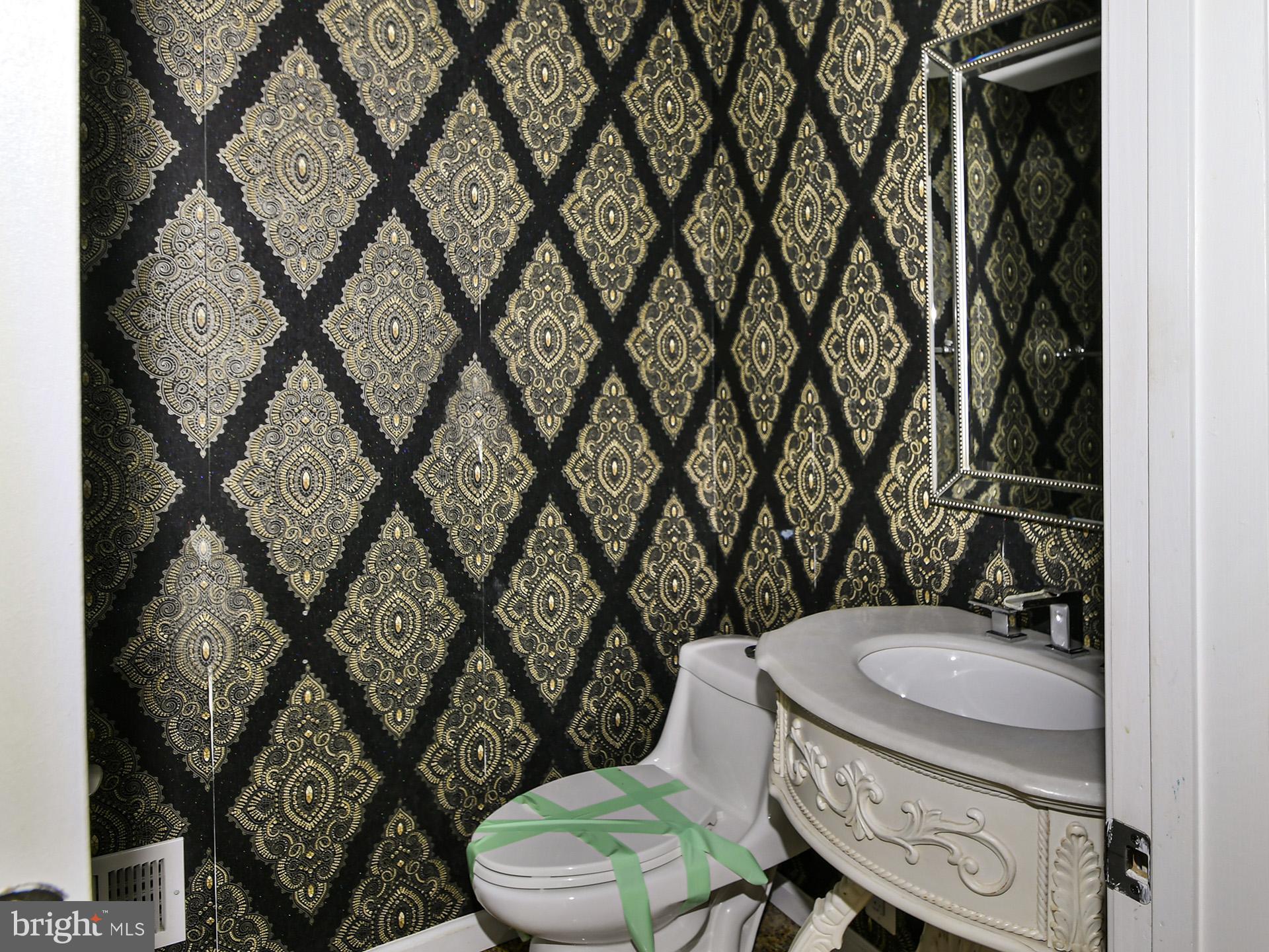 ROSEWOOD MANOR - Residential Lease