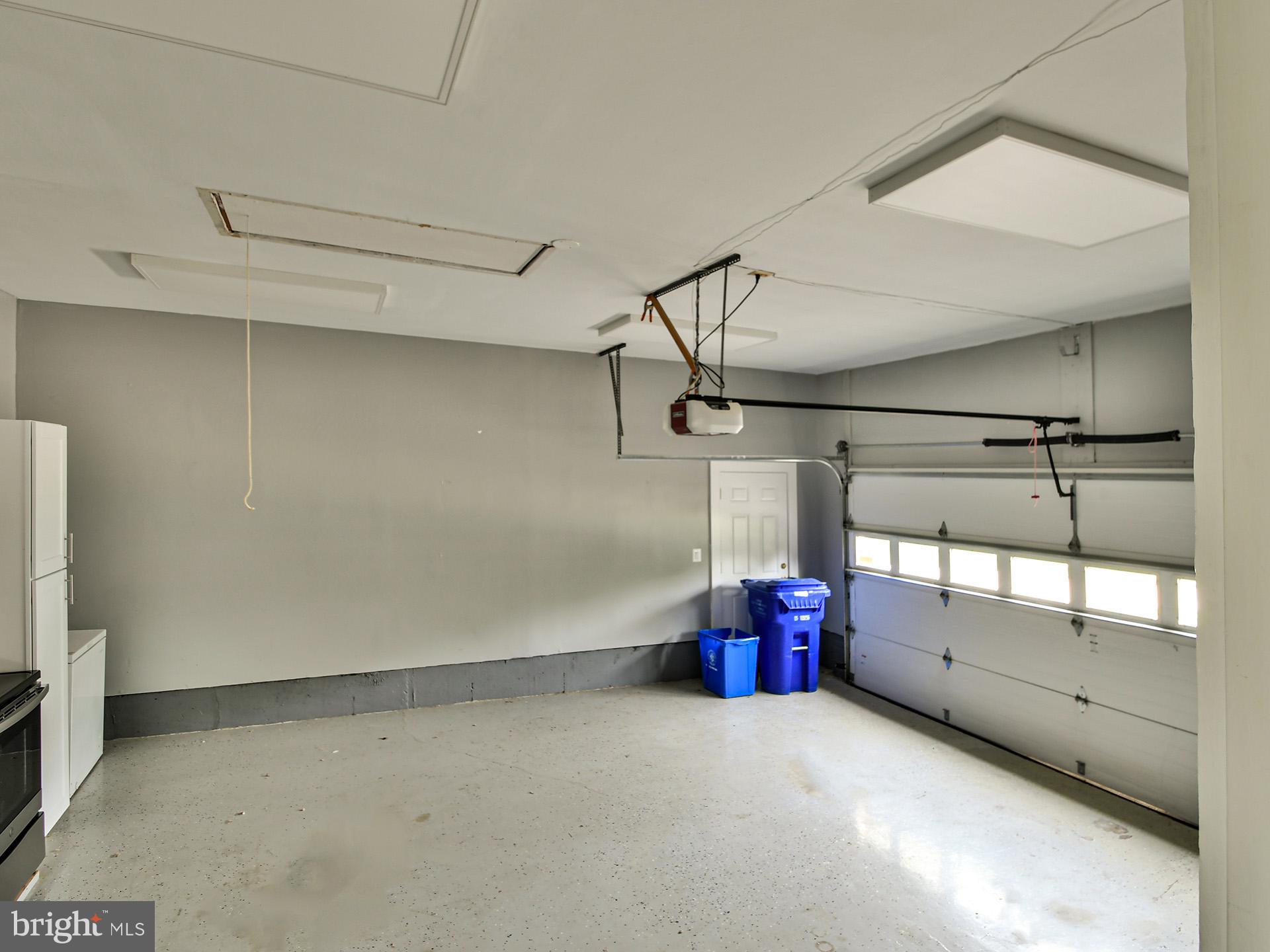 ROSEWOOD MANOR - Residential Lease