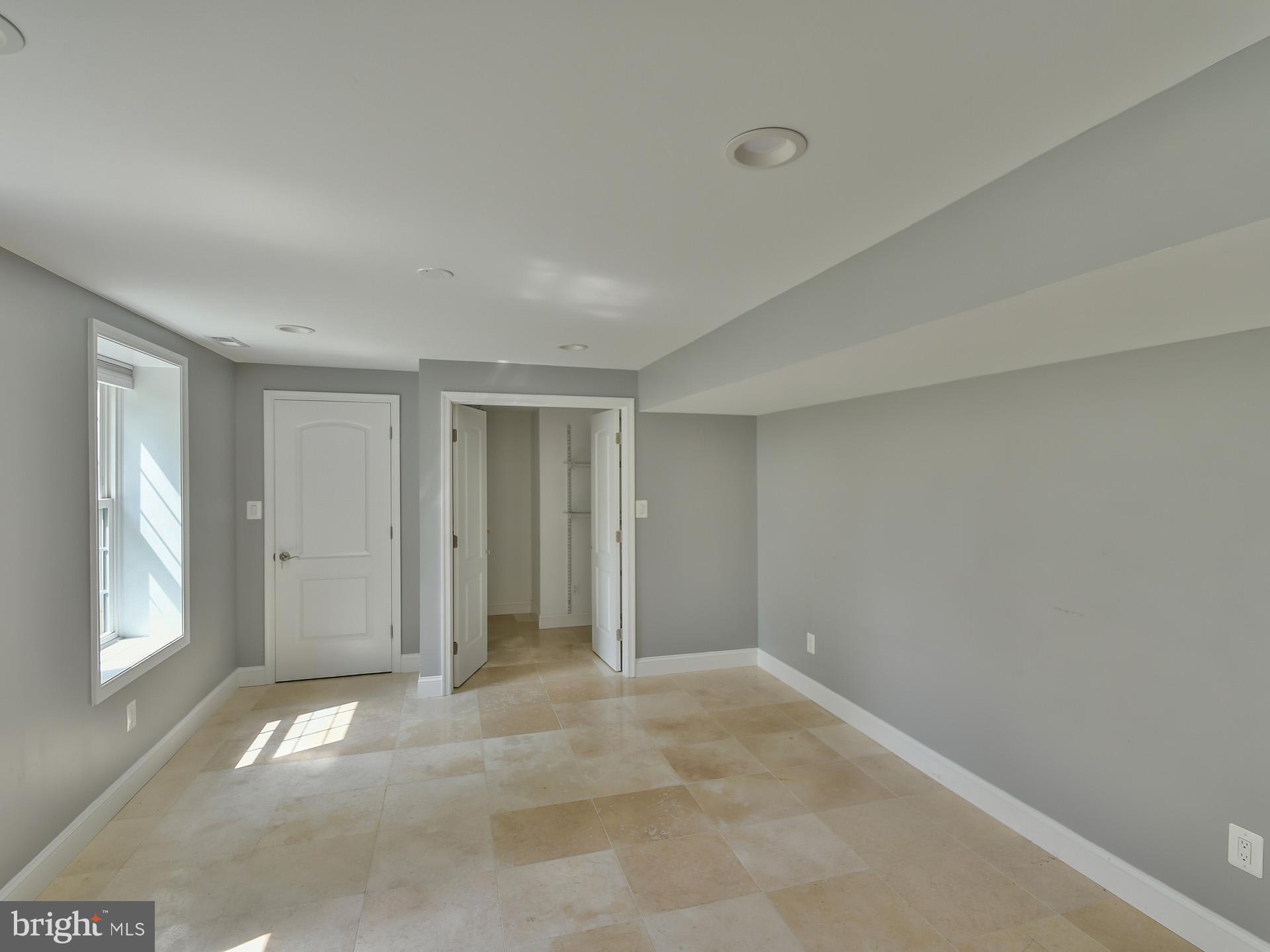 ROSEWOOD MANOR - Residential Lease