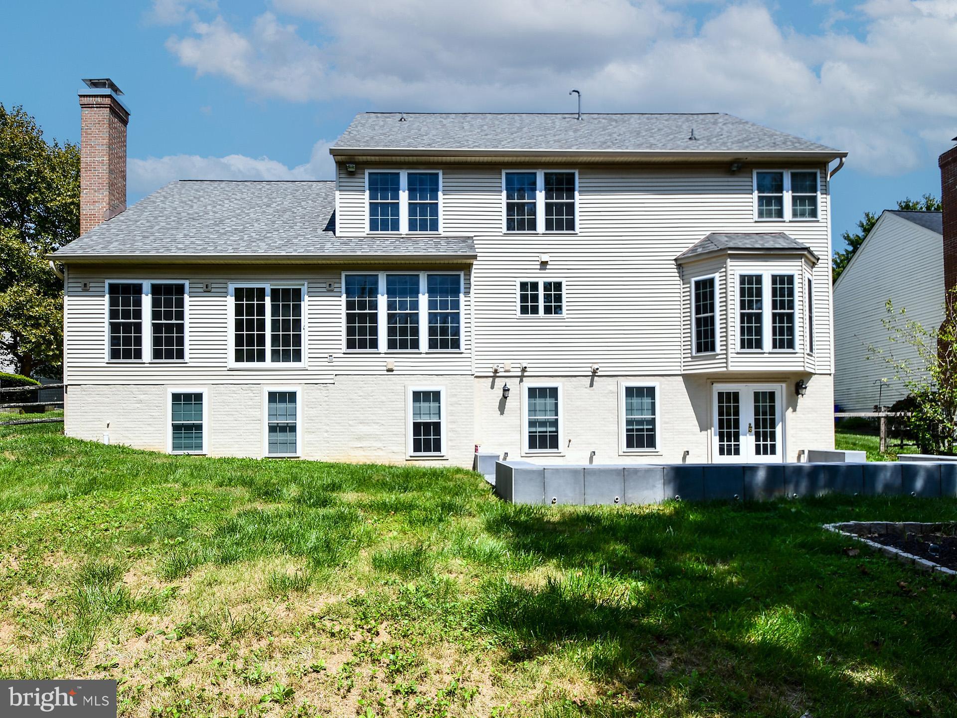 ROSEWOOD MANOR - Residential Lease