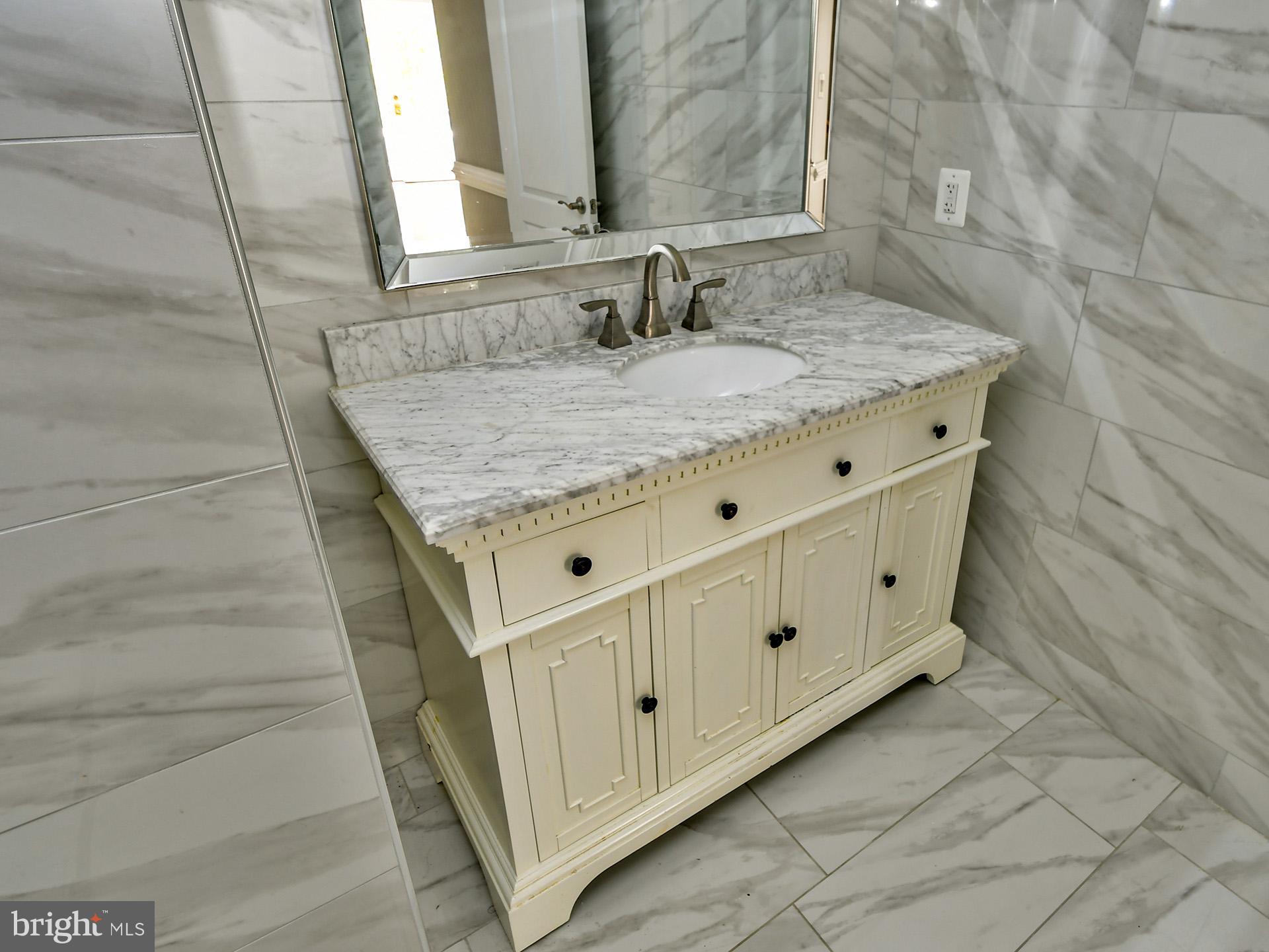 ROSEWOOD MANOR - Residential Lease