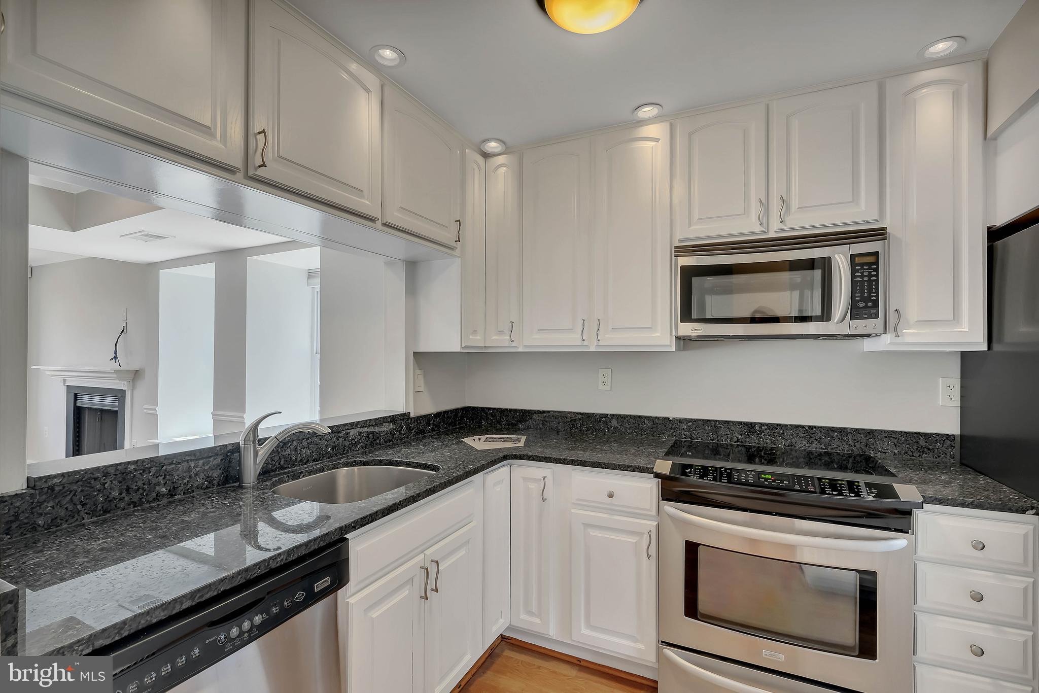 3331 LAKESIDE VIEW DRIVE 6-8