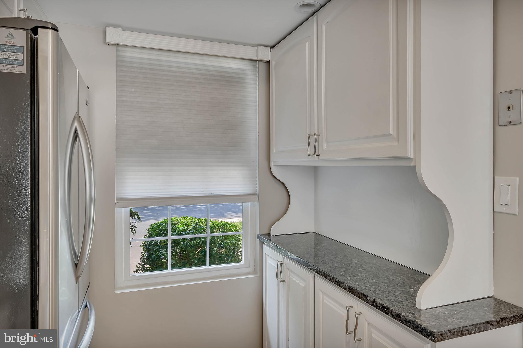 3331 LAKESIDE VIEW DRIVE 6-8