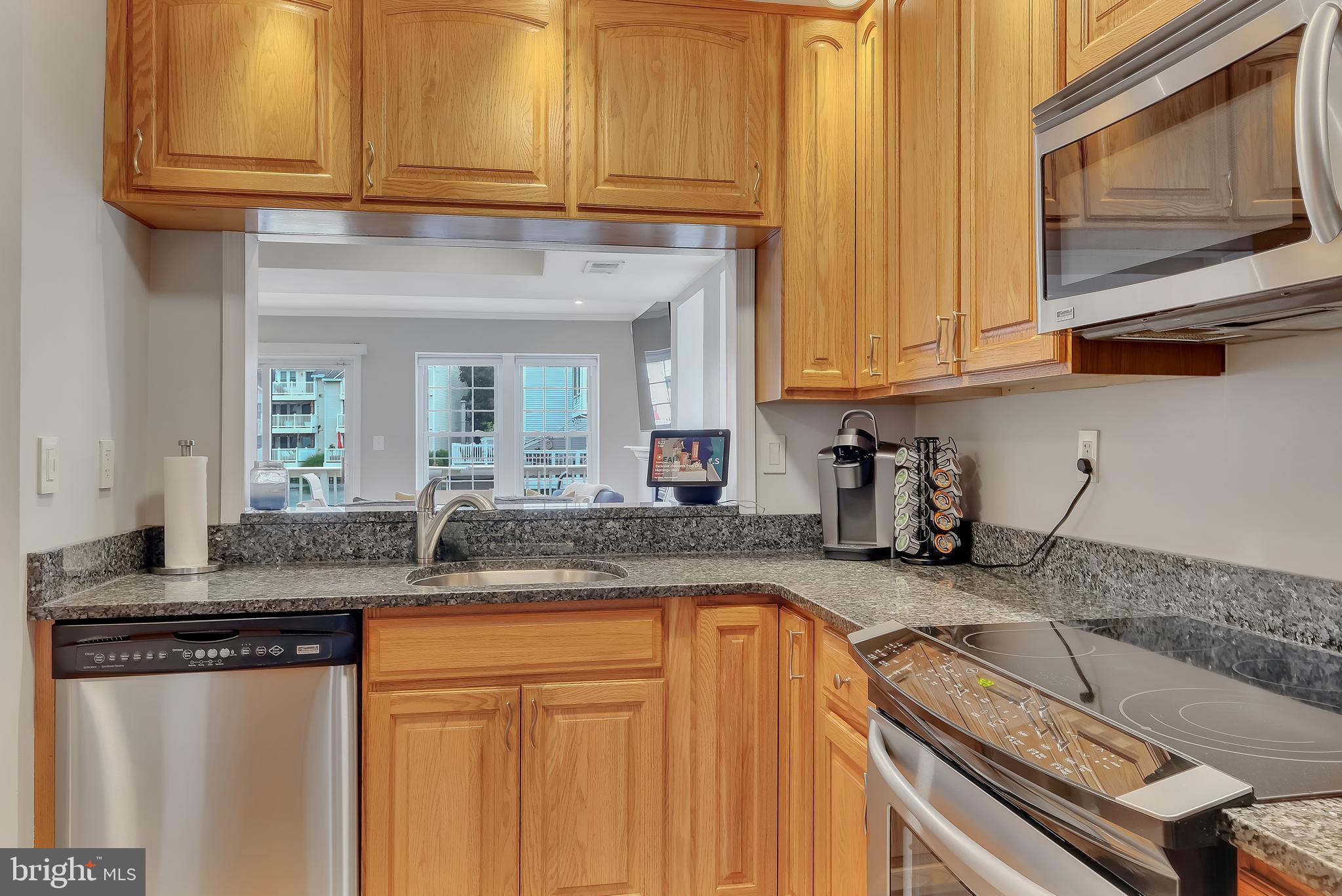 3331 LAKESIDE VIEW DRIVE 6-8