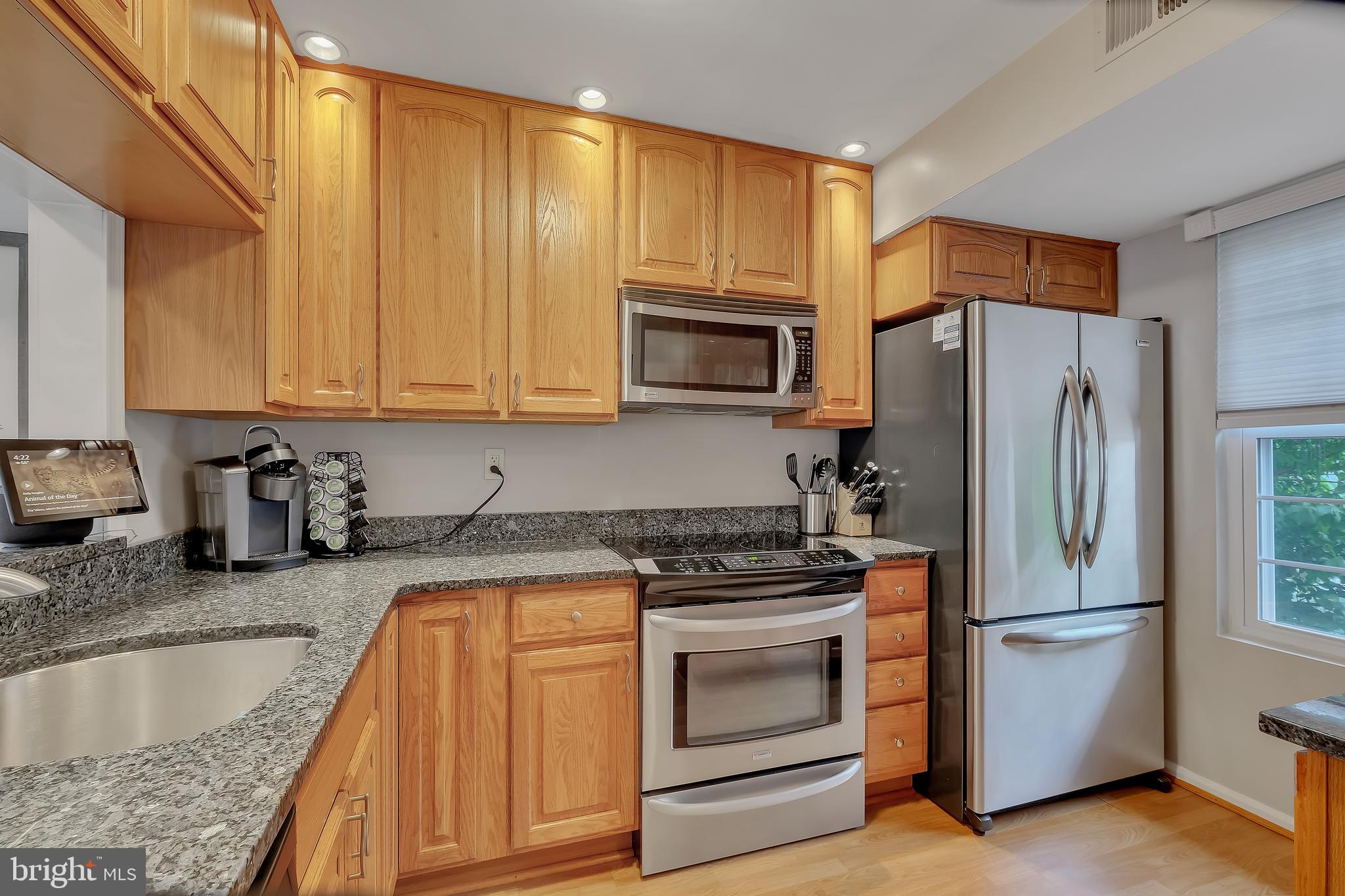 3331 LAKESIDE VIEW DRIVE 6-8