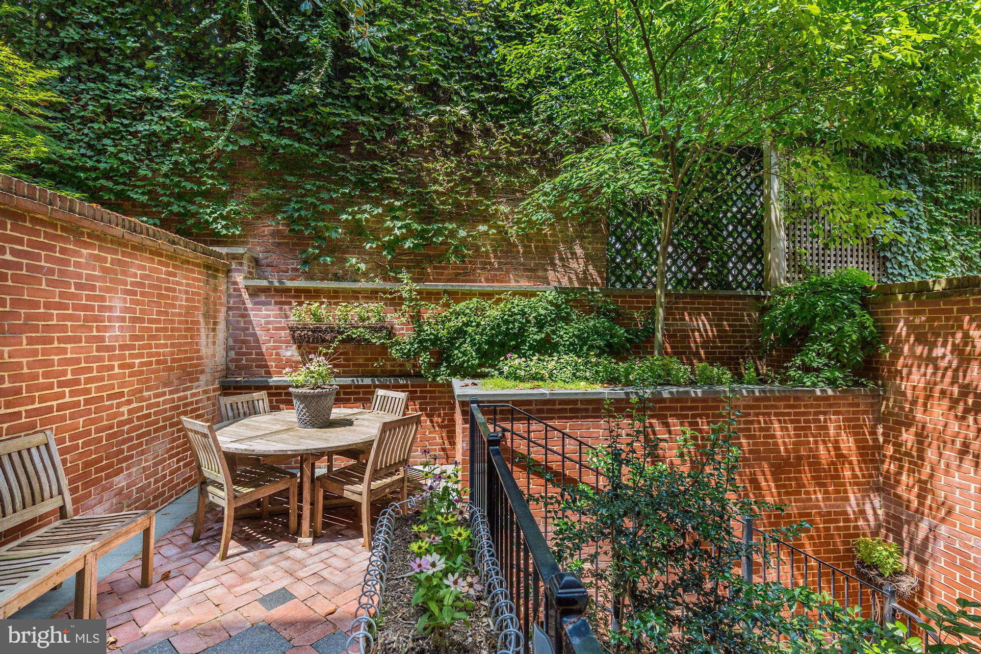 GEORGETOWN - Residential