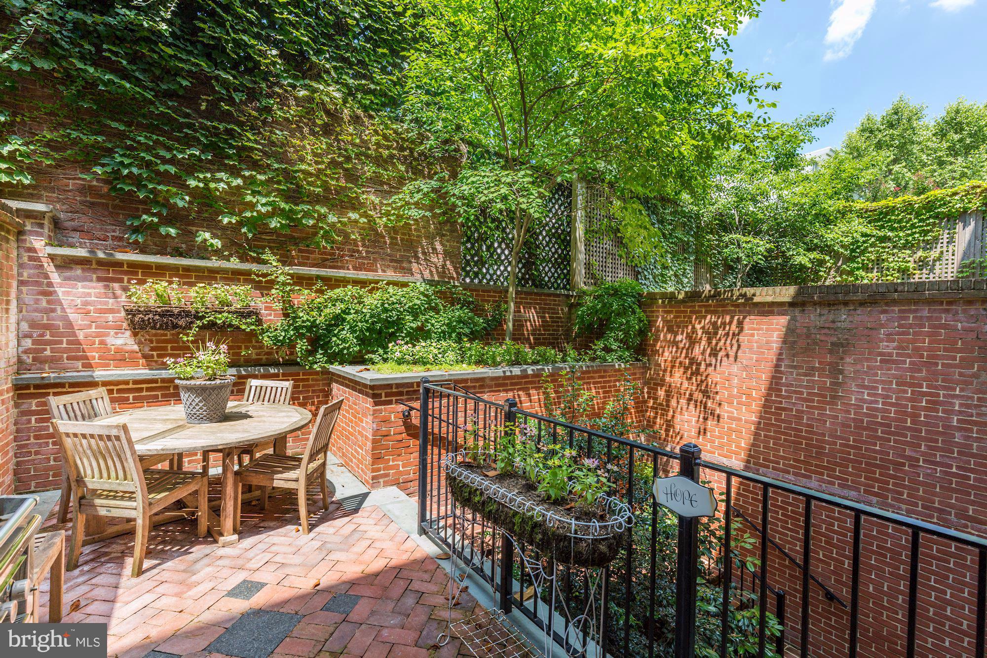 GEORGETOWN - Residential