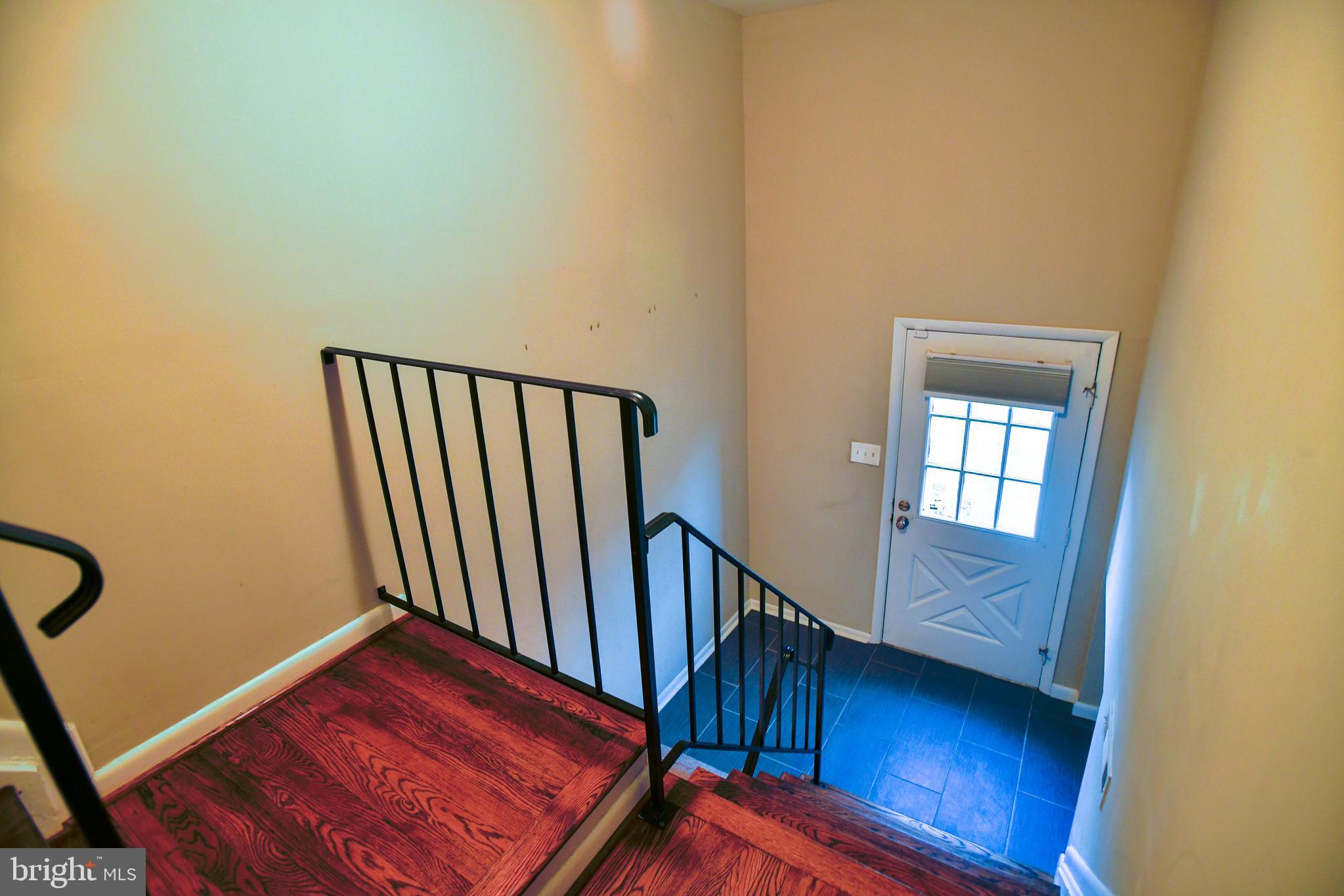 QUEEN ANNE VILLAGE - Residential