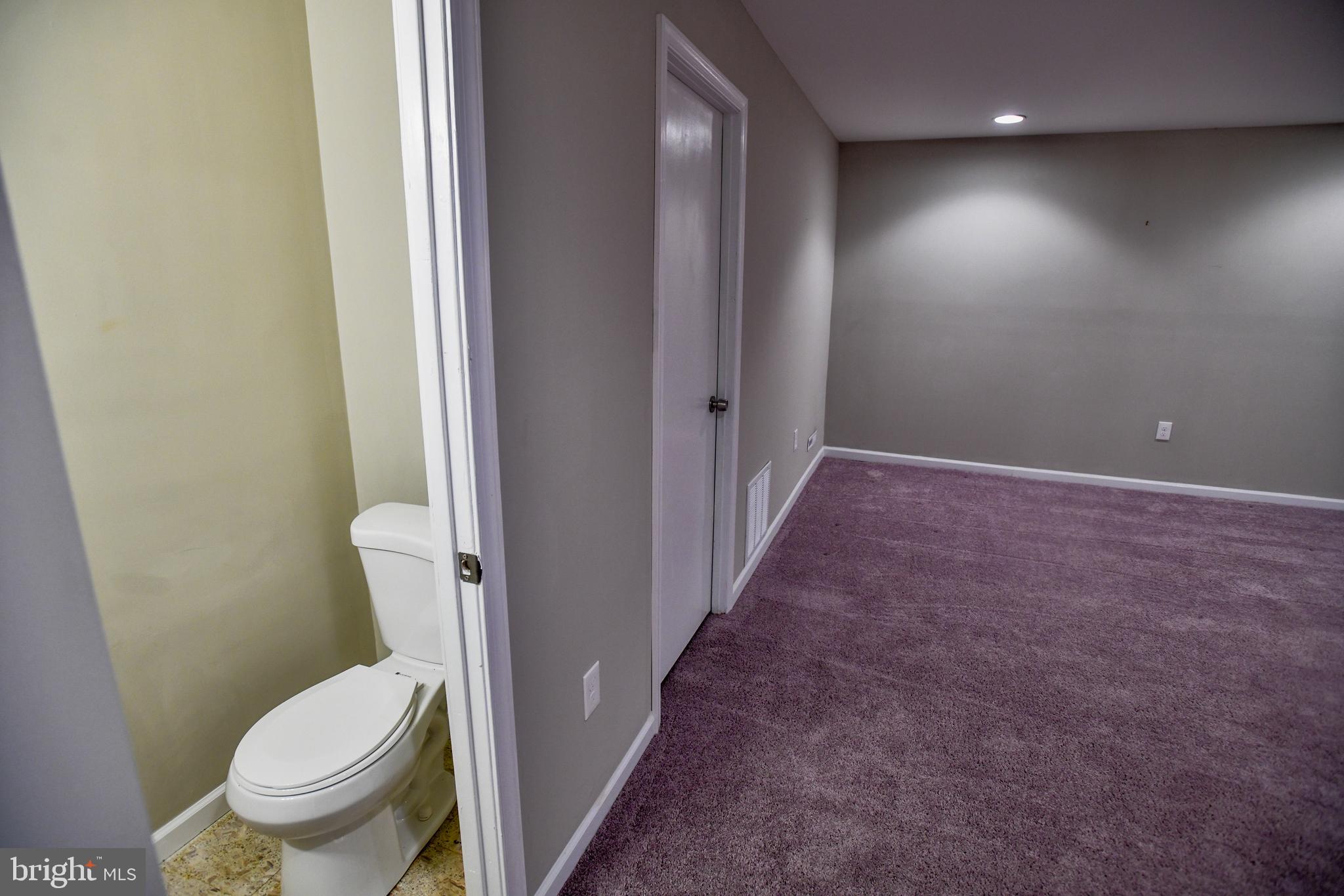 QUEEN ANNE VILLAGE - Residential