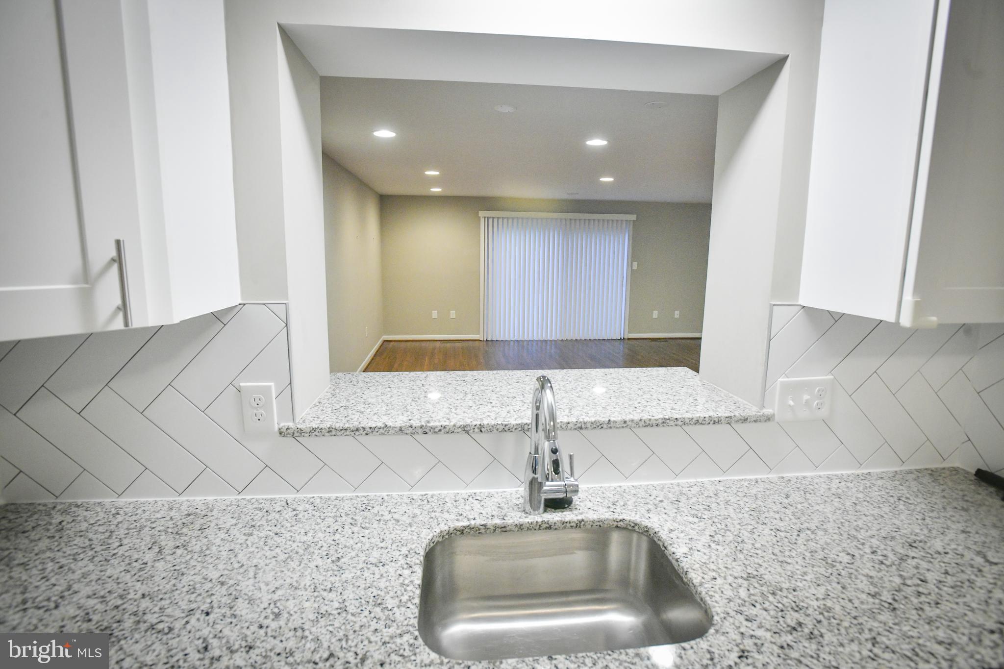 QUEEN ANNE VILLAGE - Residential