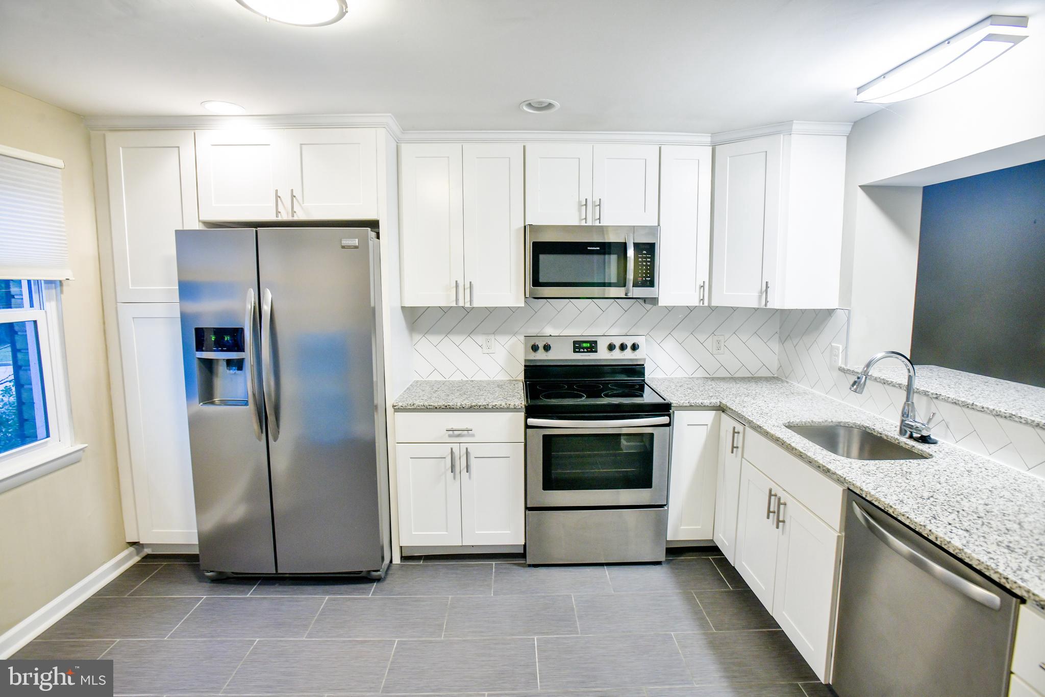 QUEEN ANNE VILLAGE - Residential