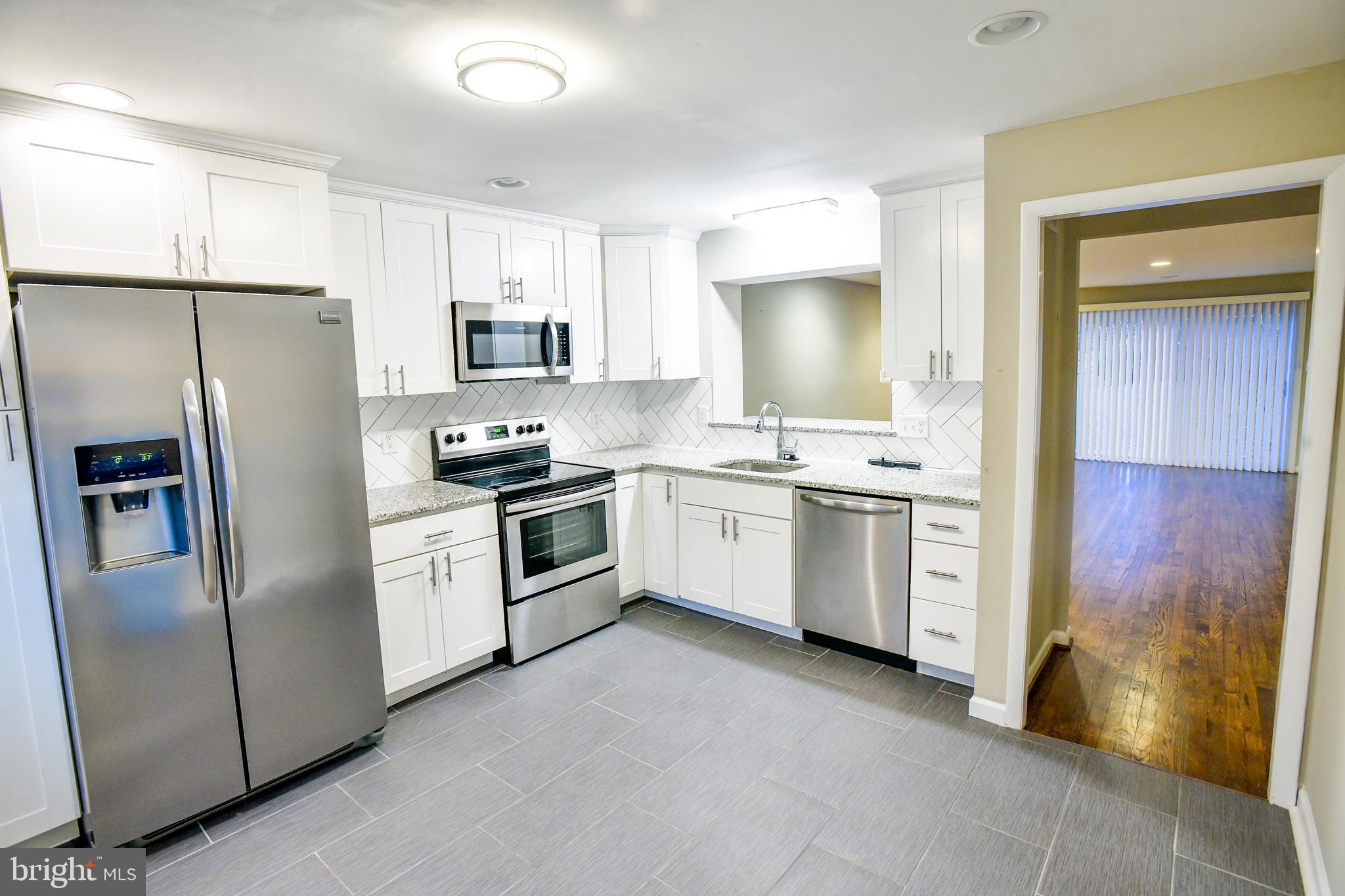 QUEEN ANNE VILLAGE - Residential