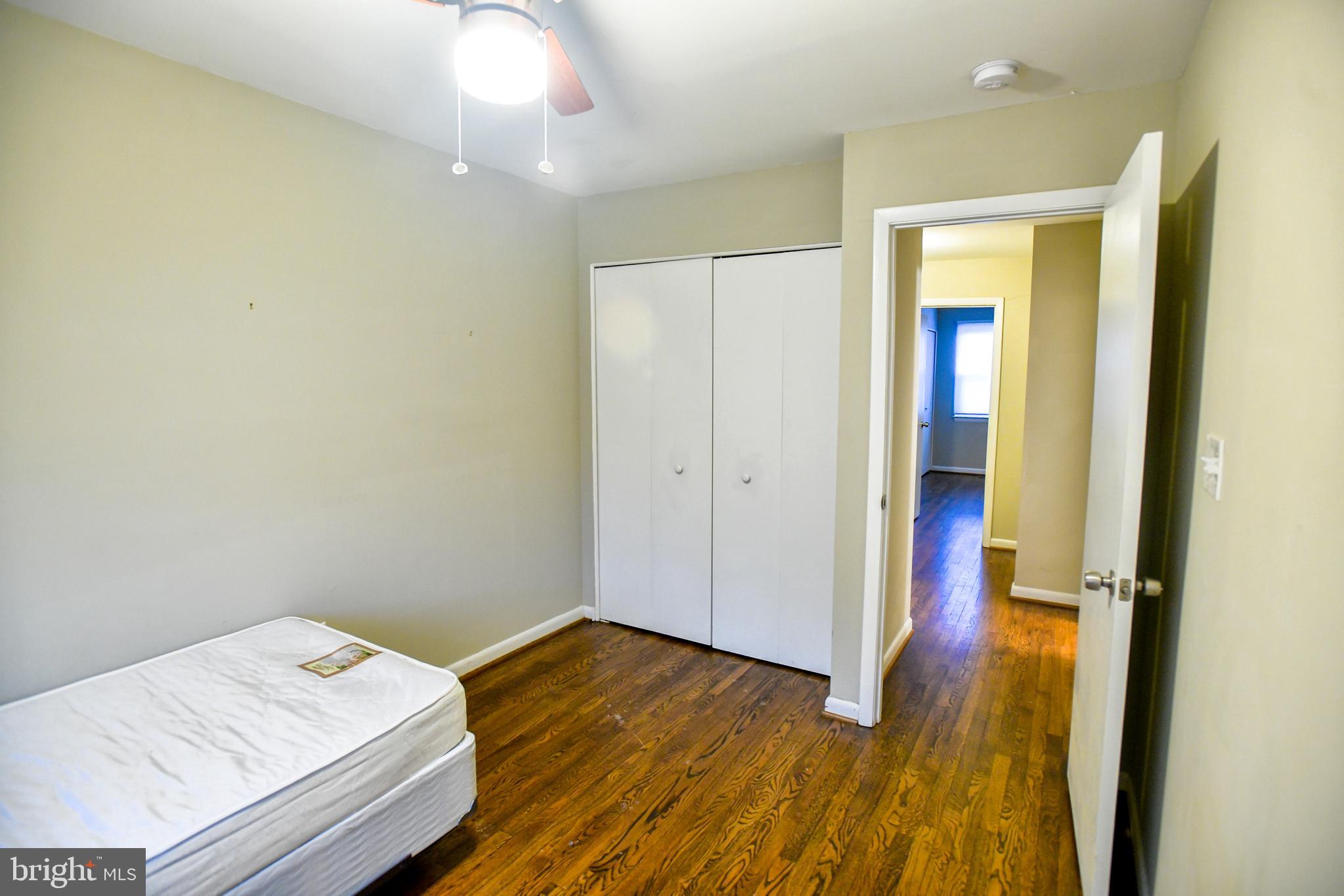 QUEEN ANNE VILLAGE - Residential