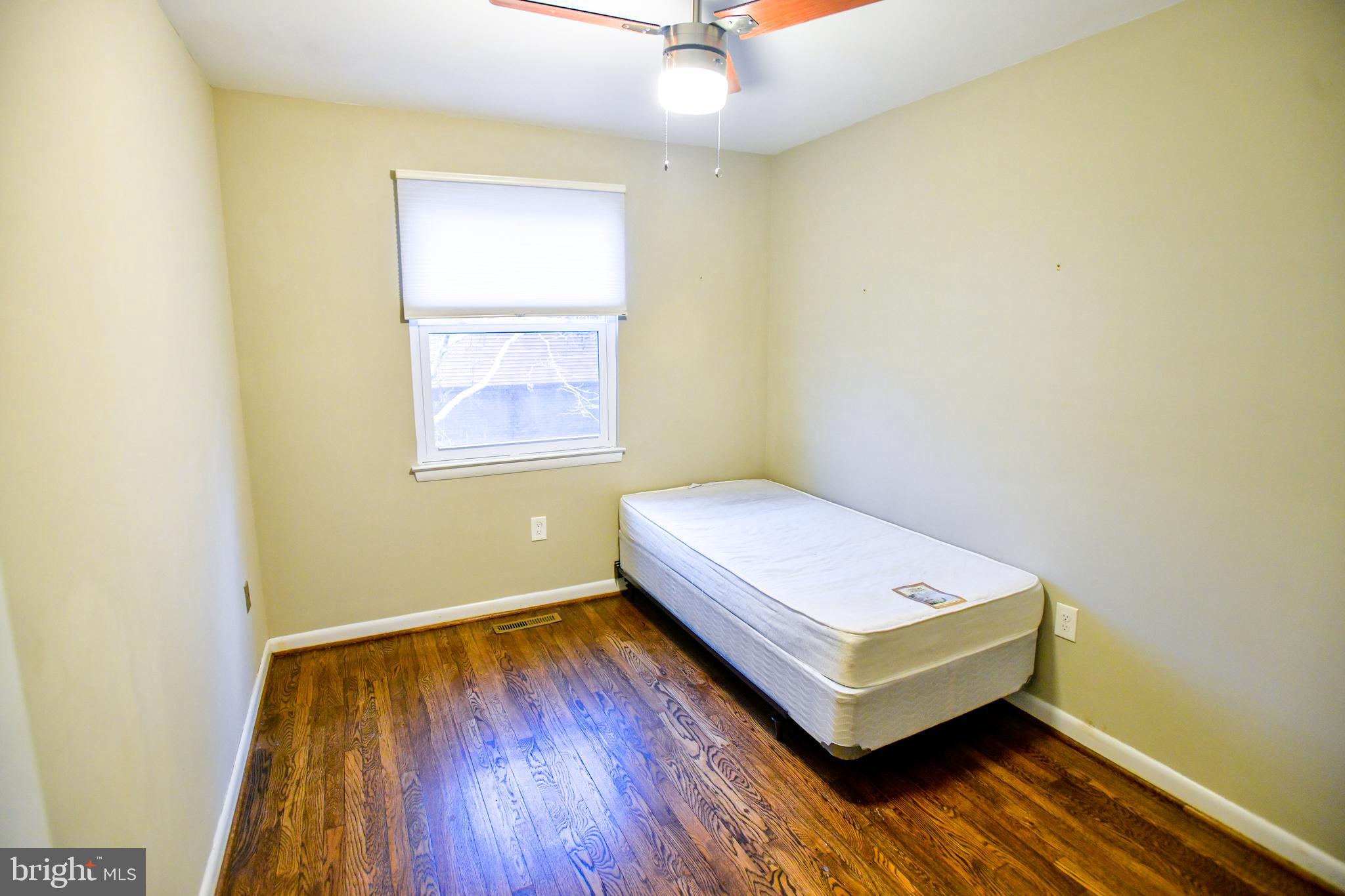 QUEEN ANNE VILLAGE - Residential