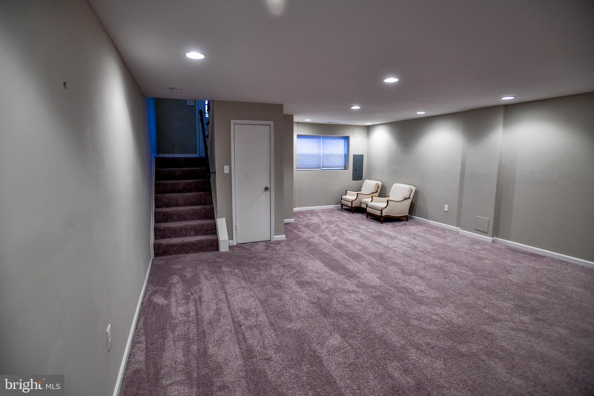 QUEEN ANNE VILLAGE - Residential