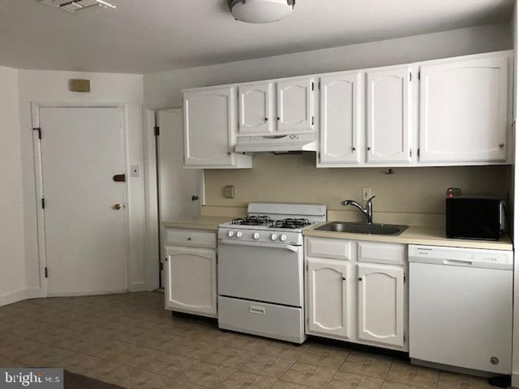 Photo of 308 South St #2, PHILADELPHIA, PA 19147 (MLS # PAPH2568388)