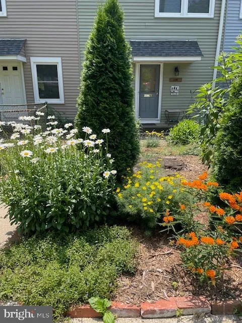 18 Ridge, Greenbelt, MD MLS: MDPG2140032