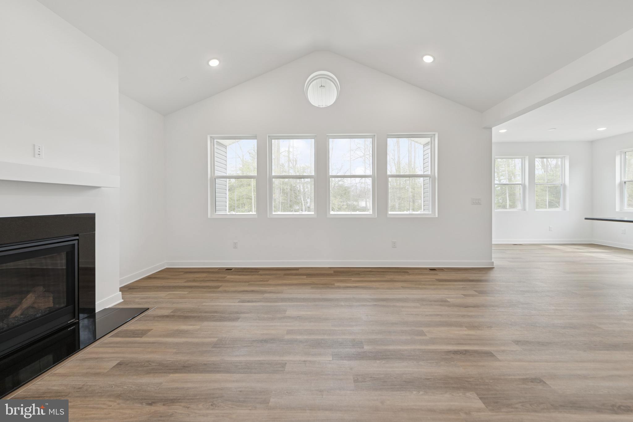 MONARCH GLEN - Residential