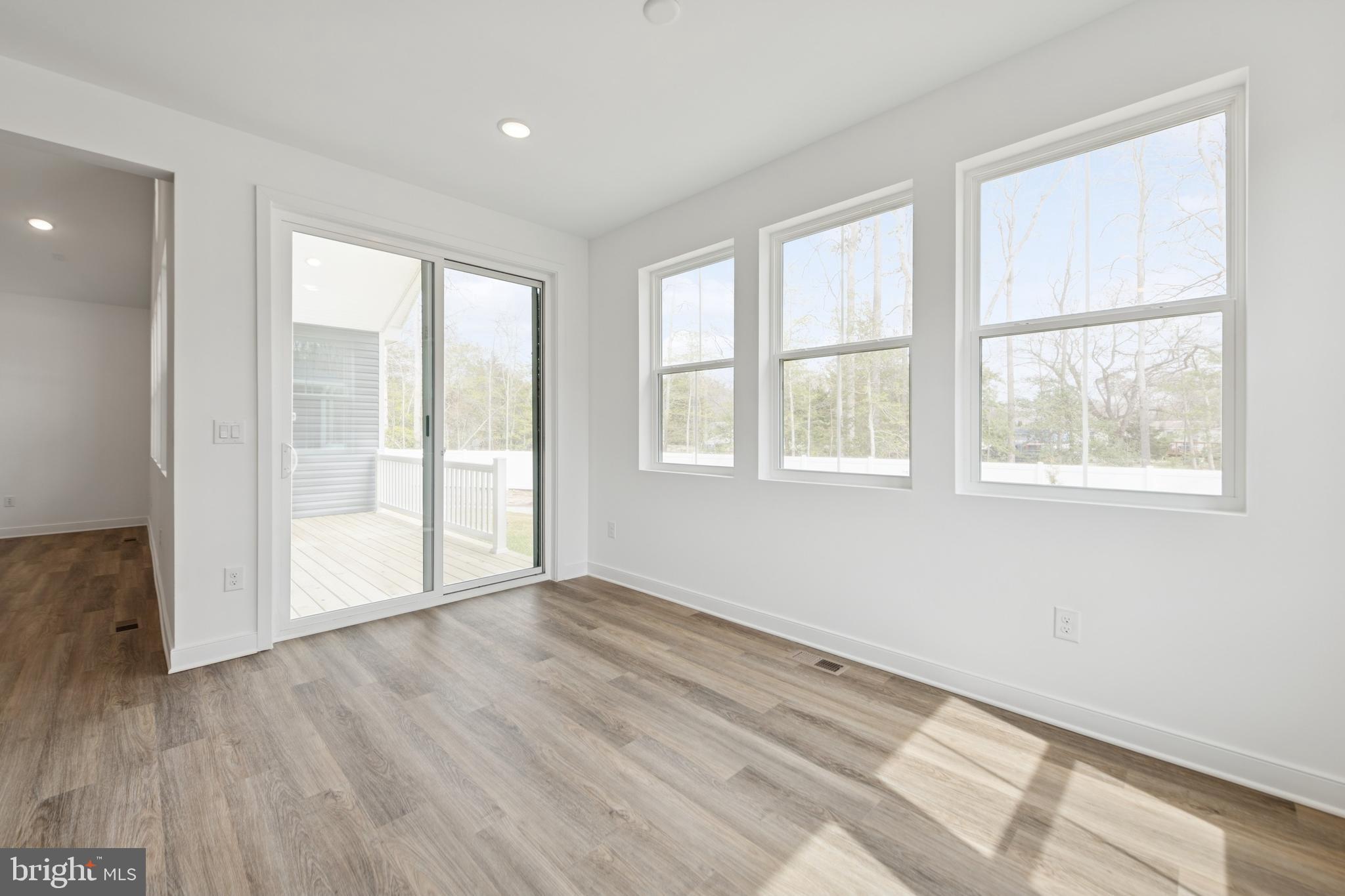 MONARCH GLEN - Residential