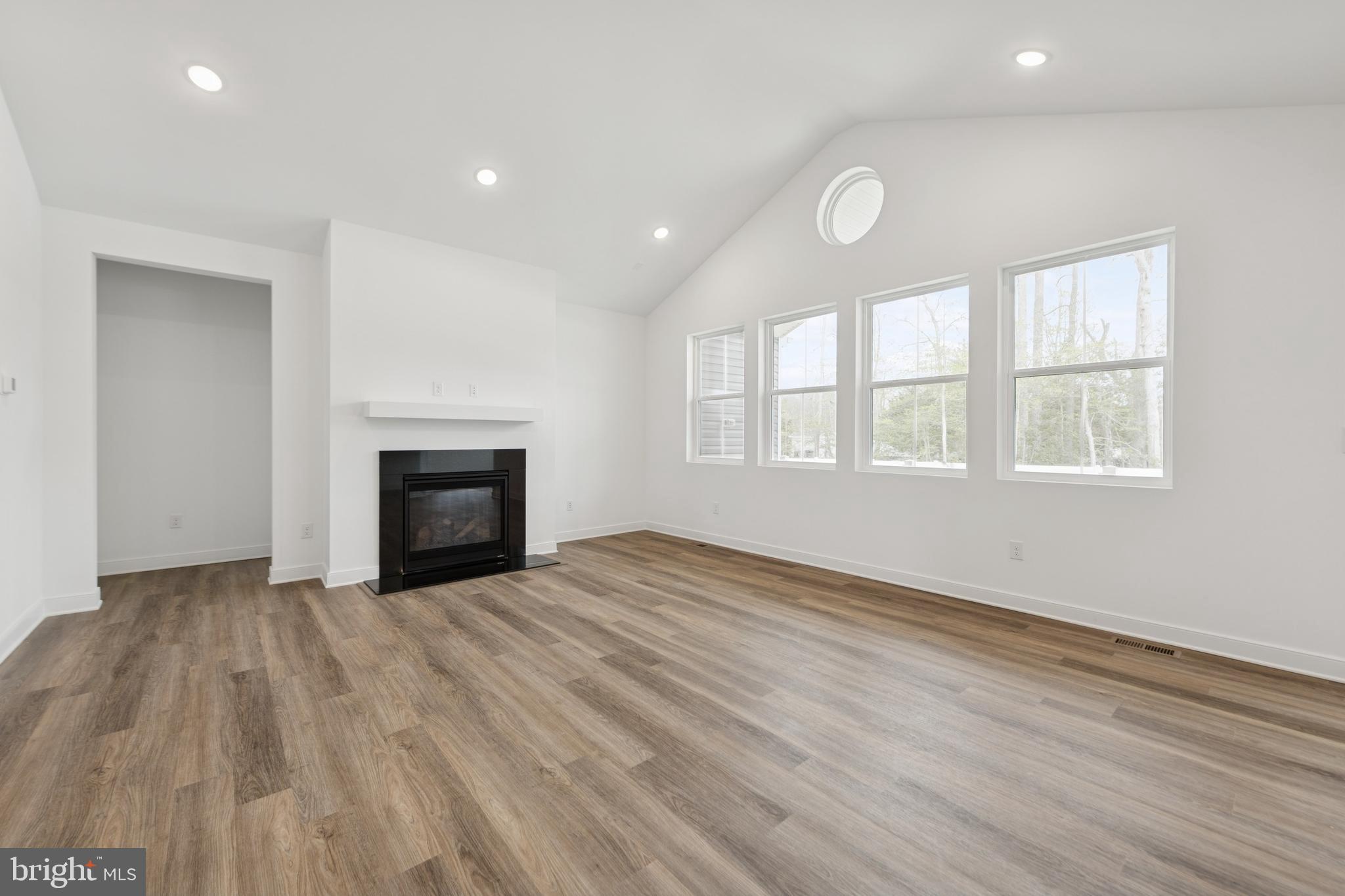 MONARCH GLEN - Residential