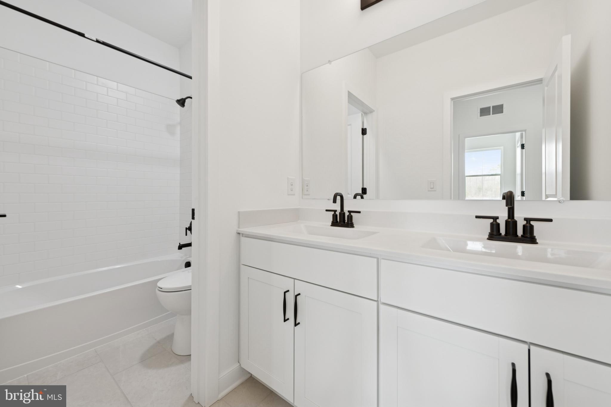 MONARCH GLEN - Residential