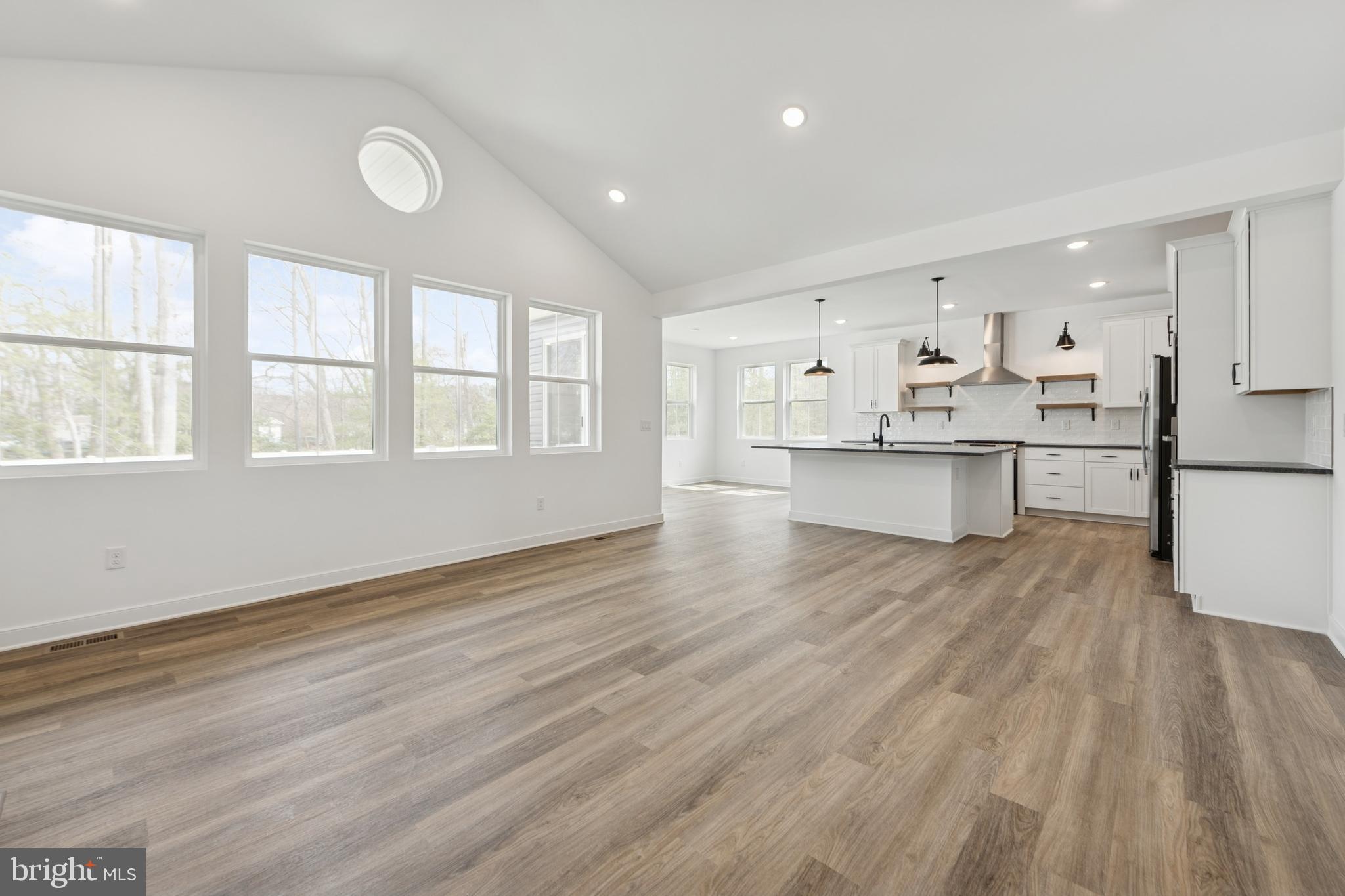 MONARCH GLEN - Residential