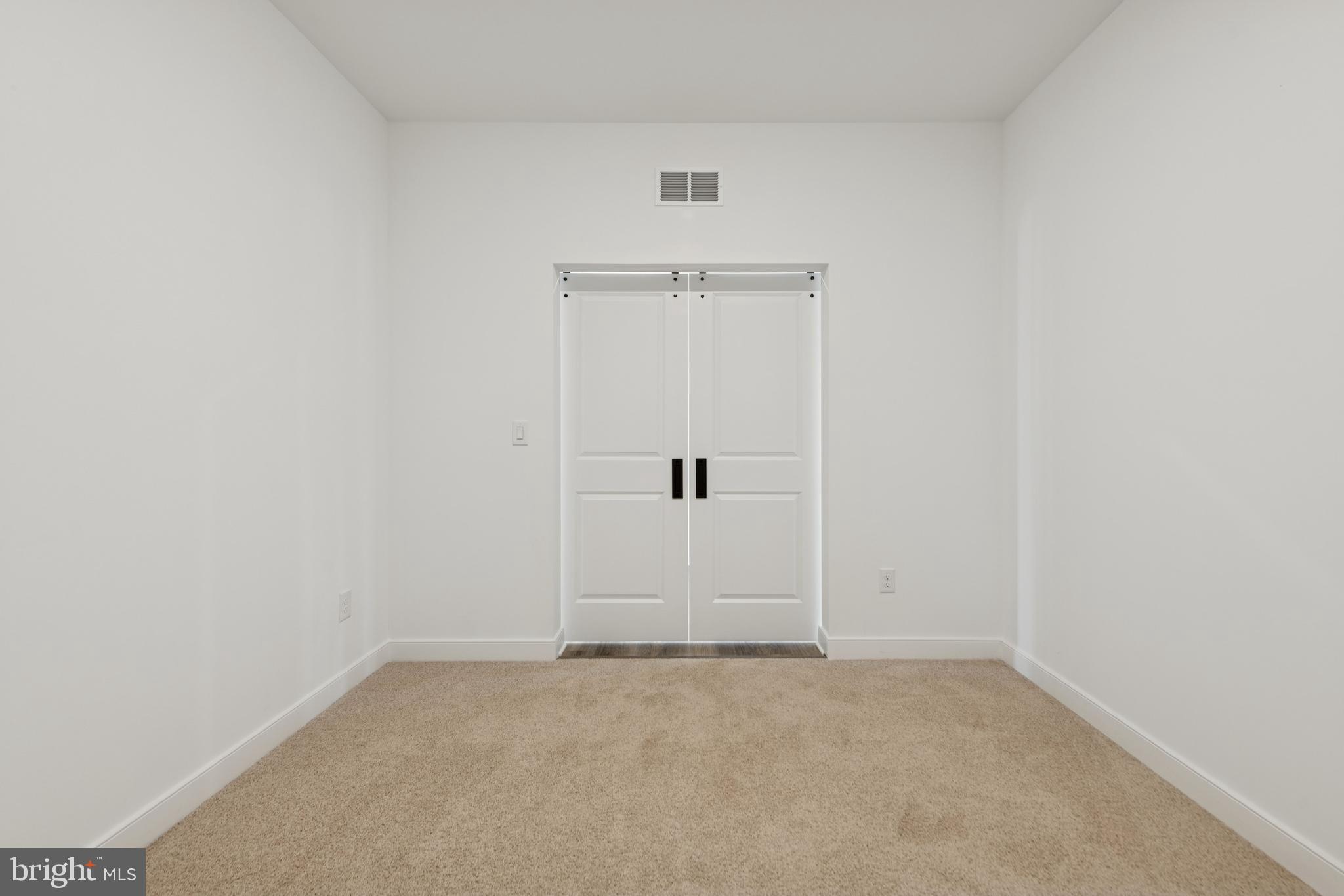 MONARCH GLEN - Residential